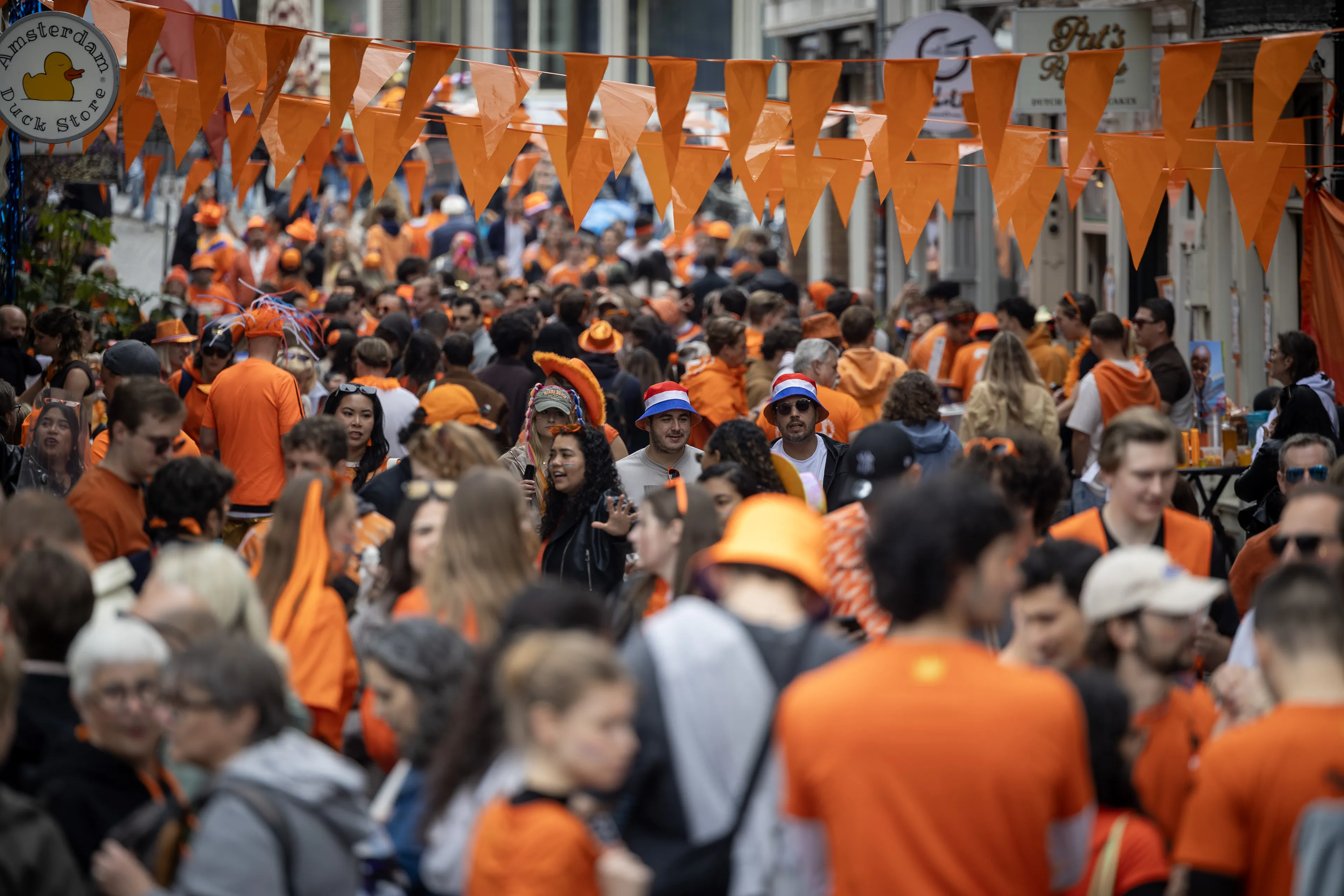 Celstraf voor verkrachten meisje (15) in wc tijdens Koningsdag Arnhem