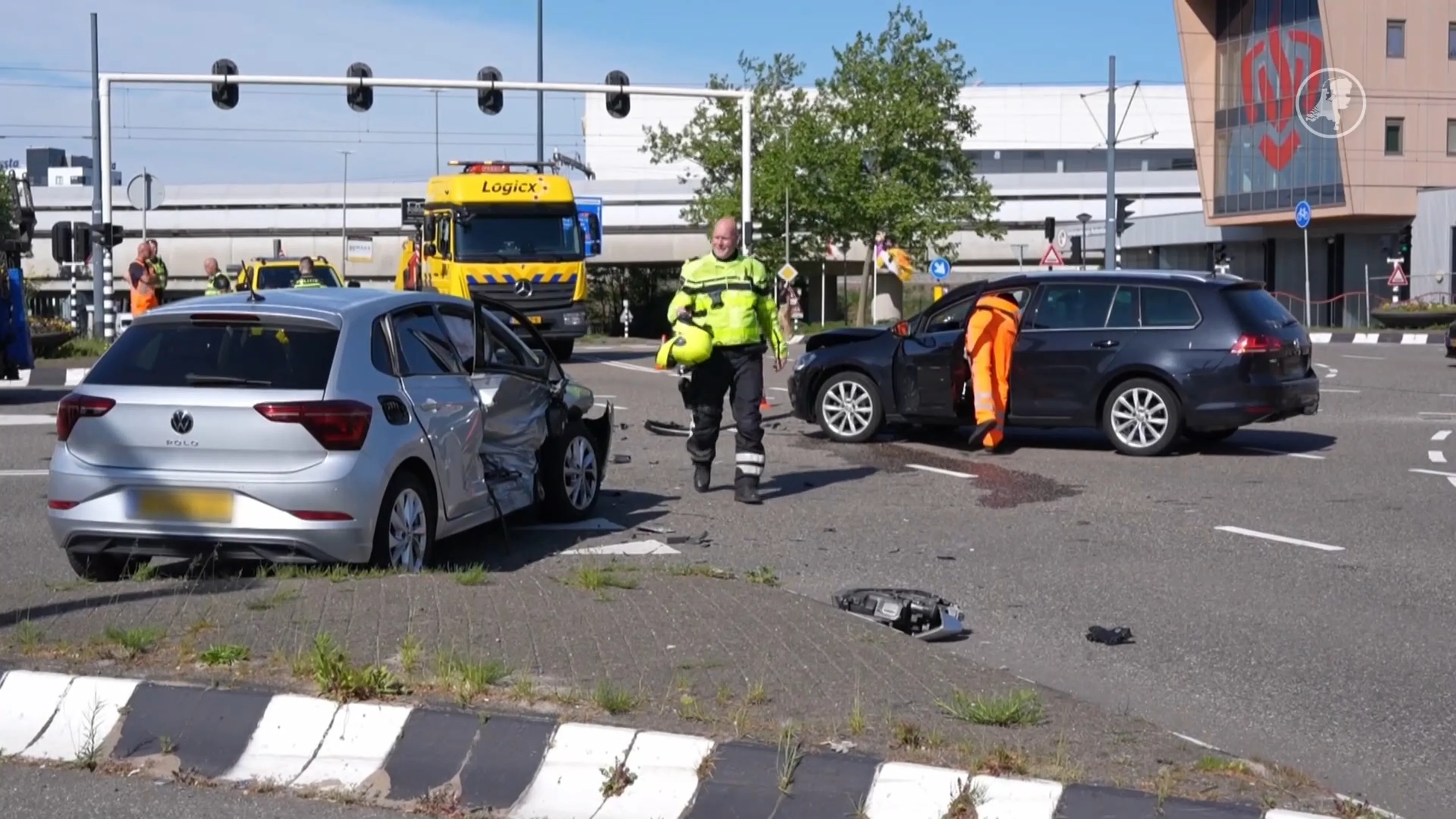 Bestuurder slaat op de vlucht na botsing in Schiedam