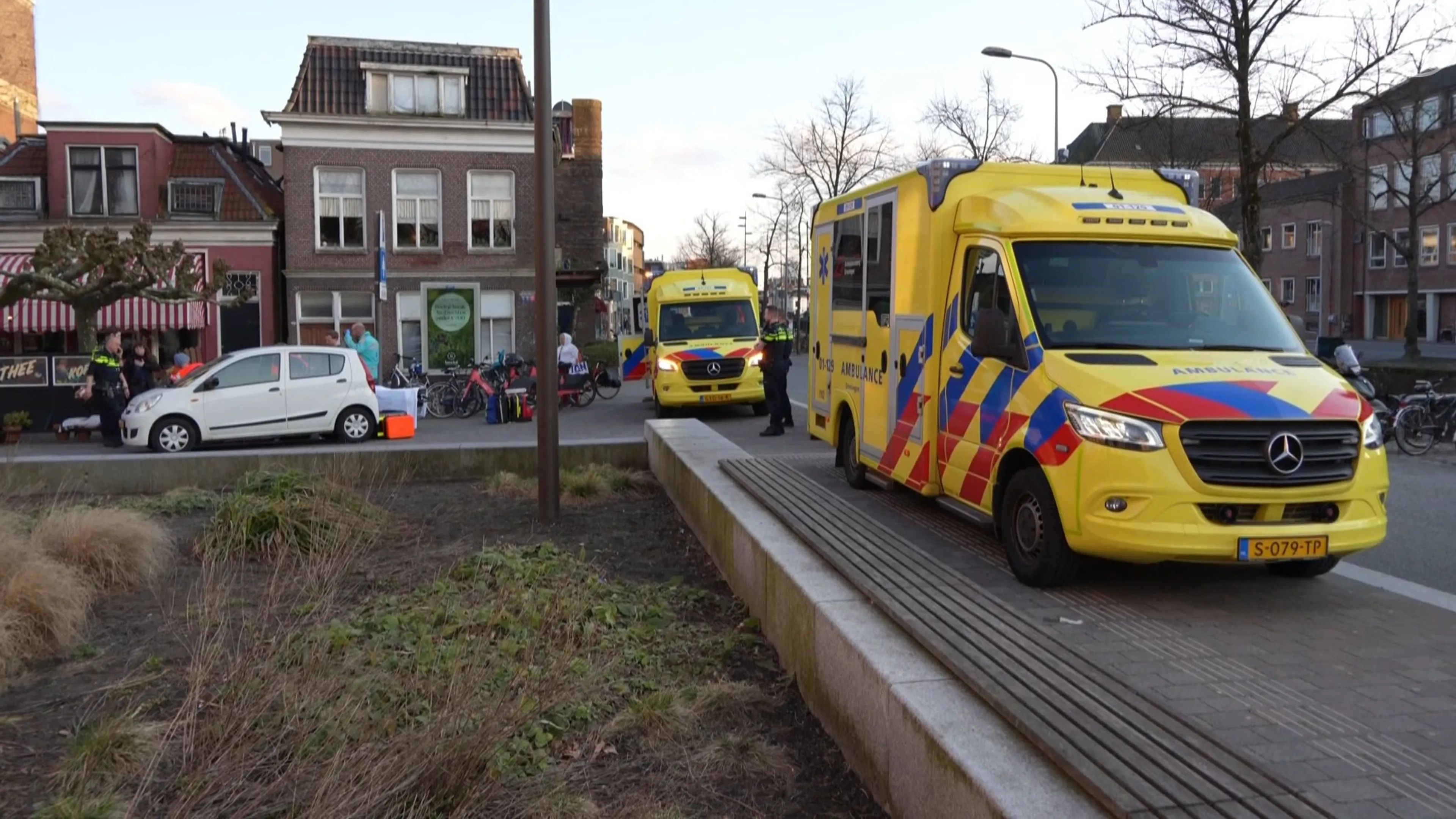 Kind gewond na aanrijding door auto in Groningen