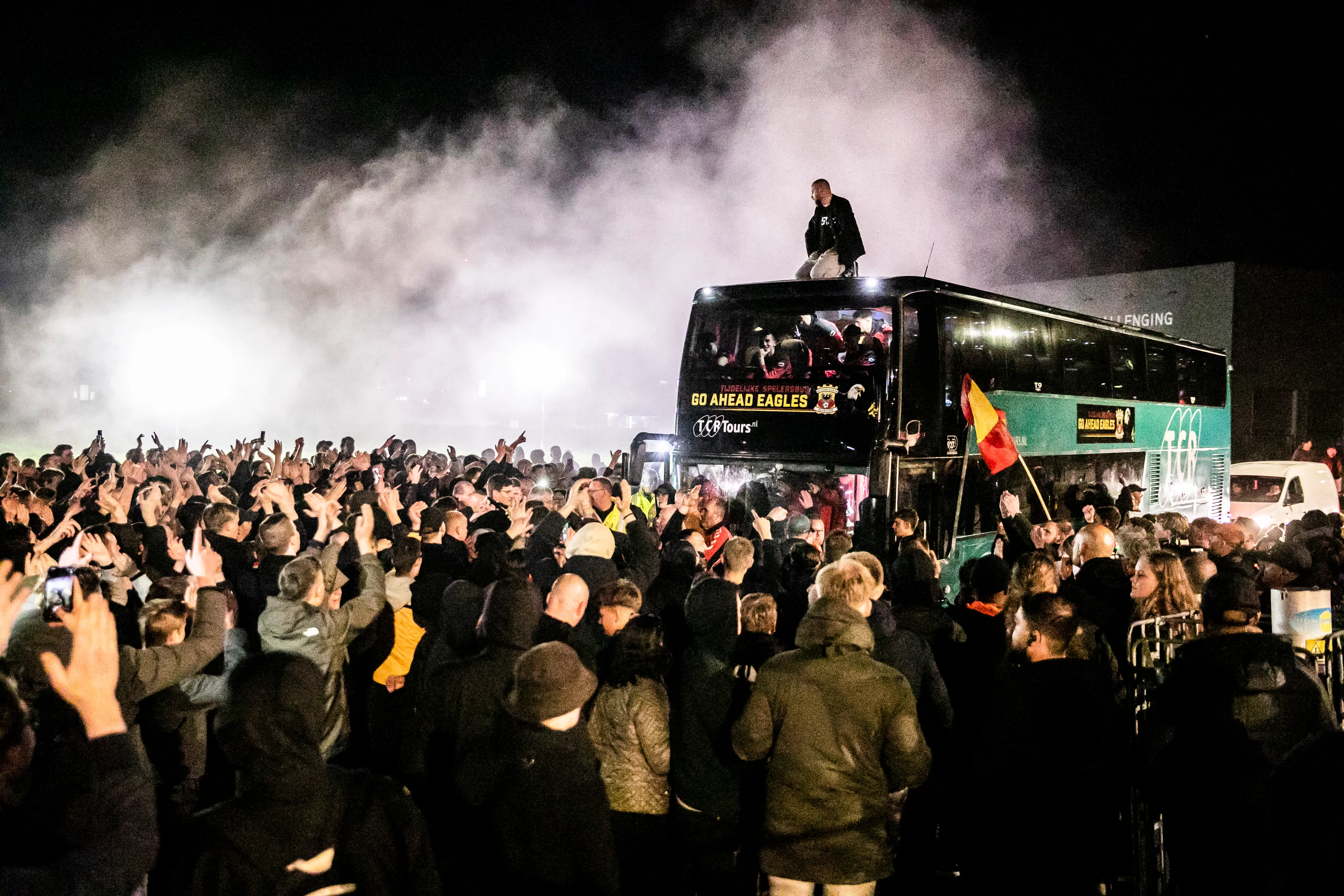 Deventer op roze wolk: 'Go Ahead Eagles gaat gewoon de Eredivisie in!'