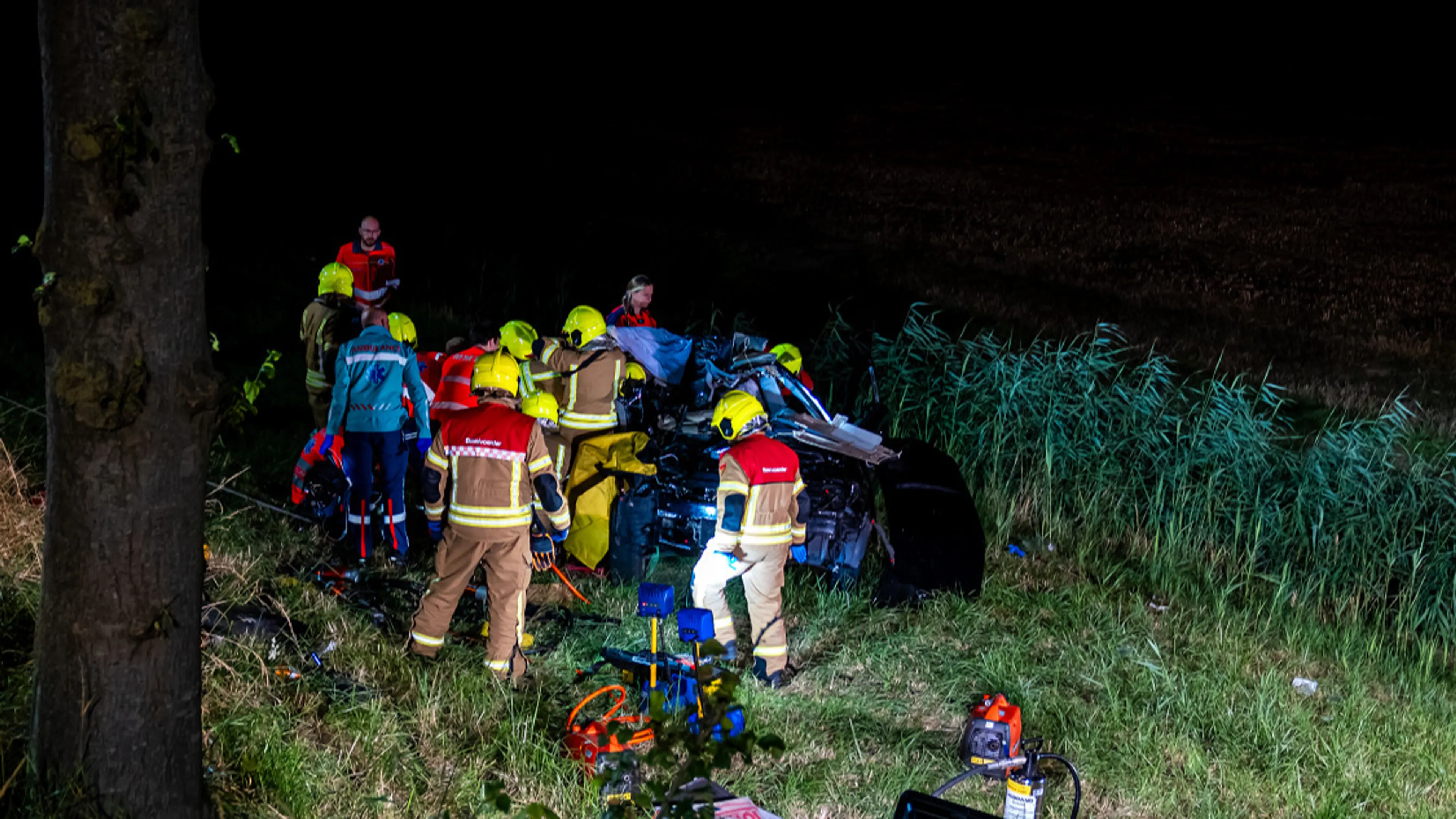 Twee doden bij zwaar auto-ongeluk in Dirksland, één gewonde