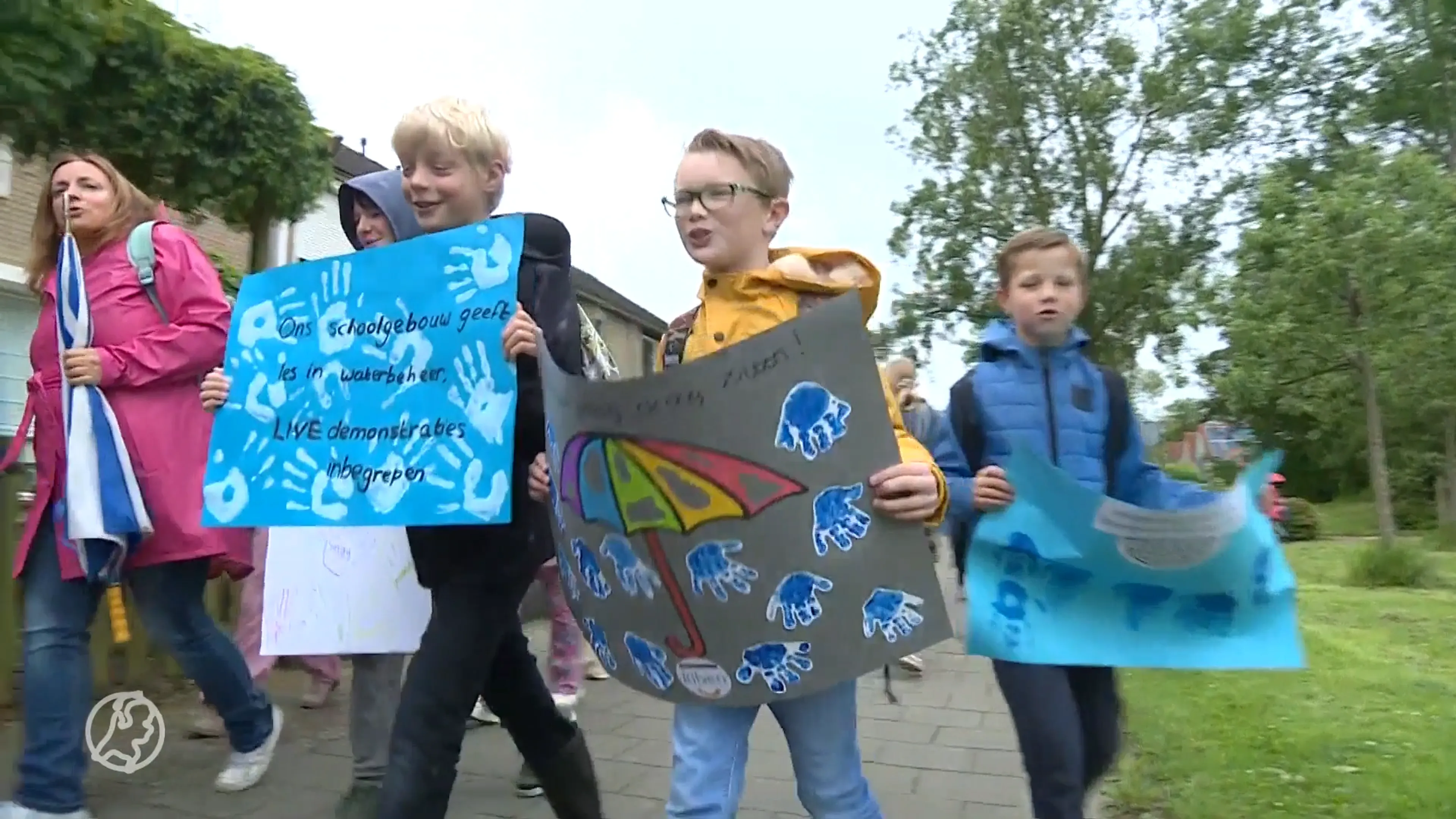 Klaslokalen vol schimmel: deze basisschool trekt het niet meer