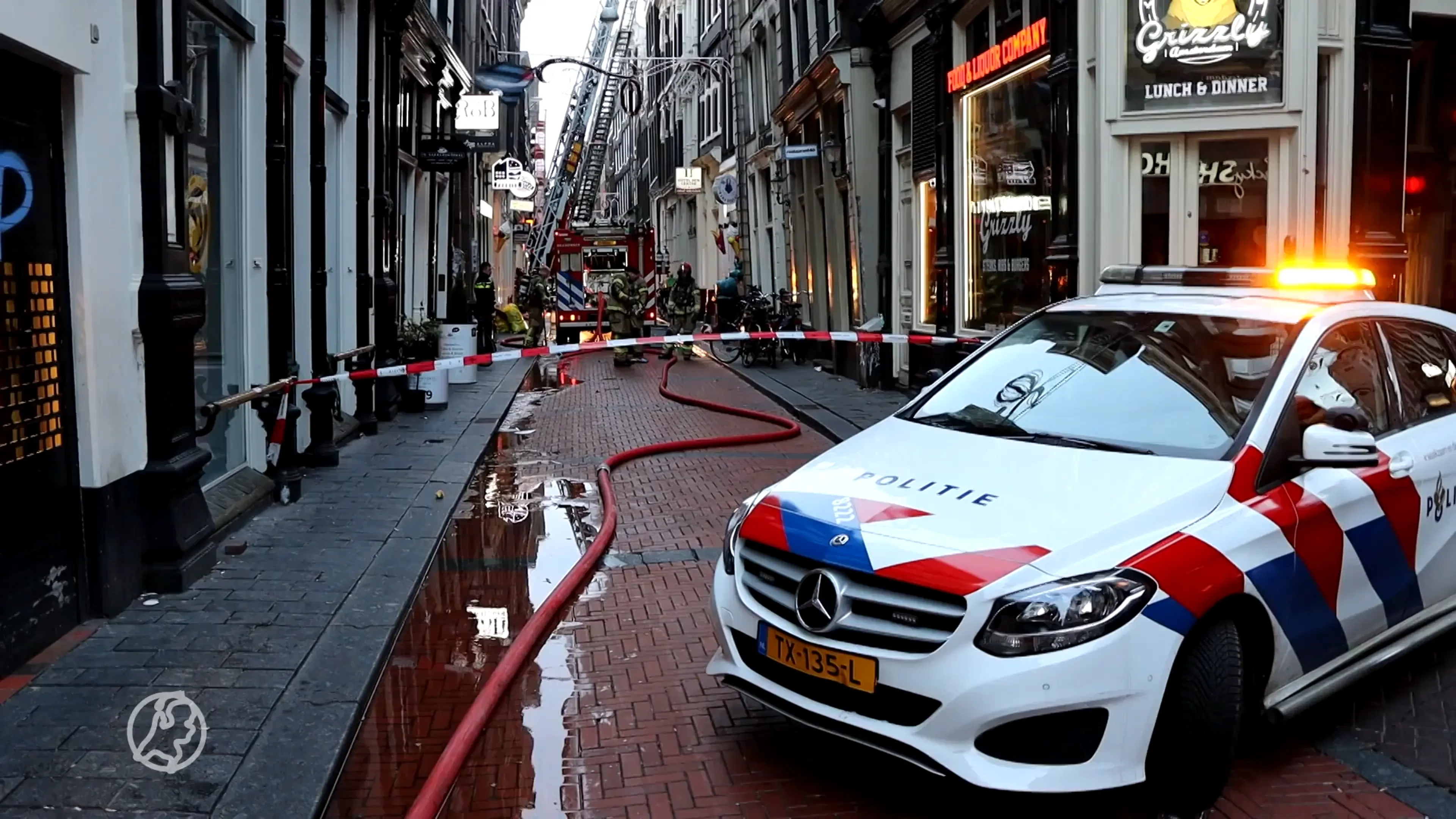 Tientallen gasten geëvacueerd om brand in Amsterdams hotel