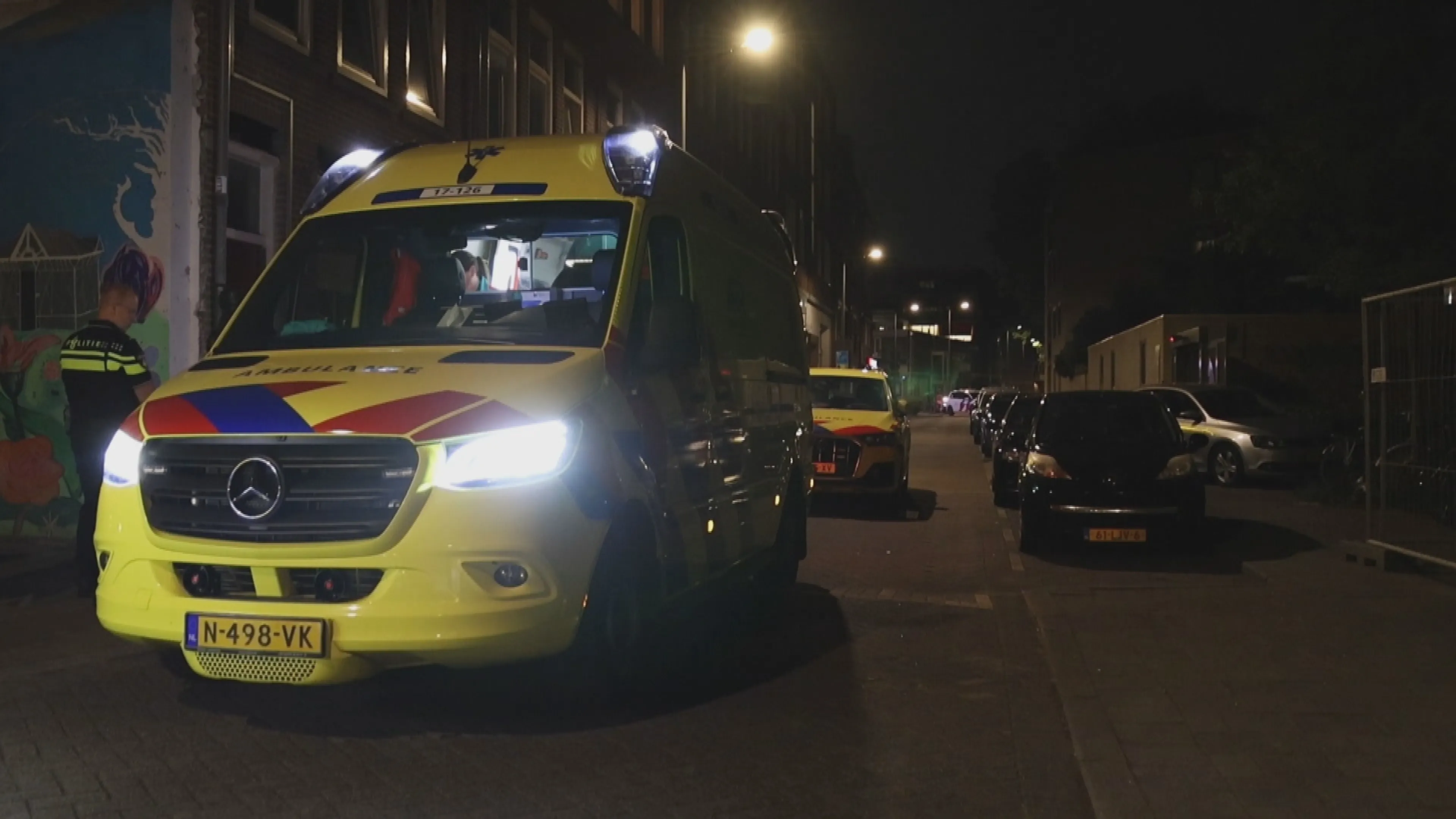 Man zwaargewond na steekpartij in woning Rotterdam, vrouw en man aangehouden