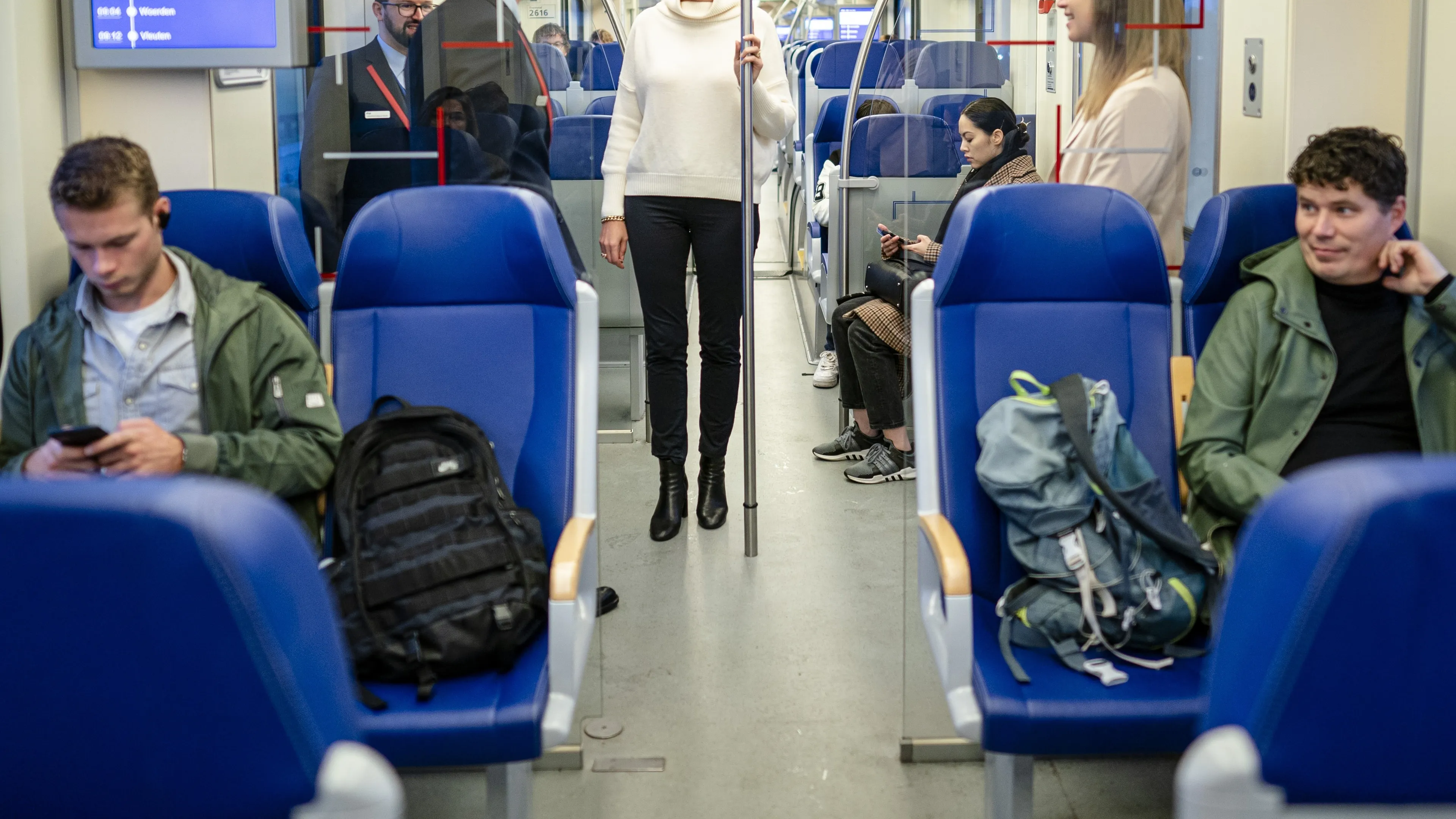 NS wil einde aan tassen op stoelen: 'Nieuwe normaal'