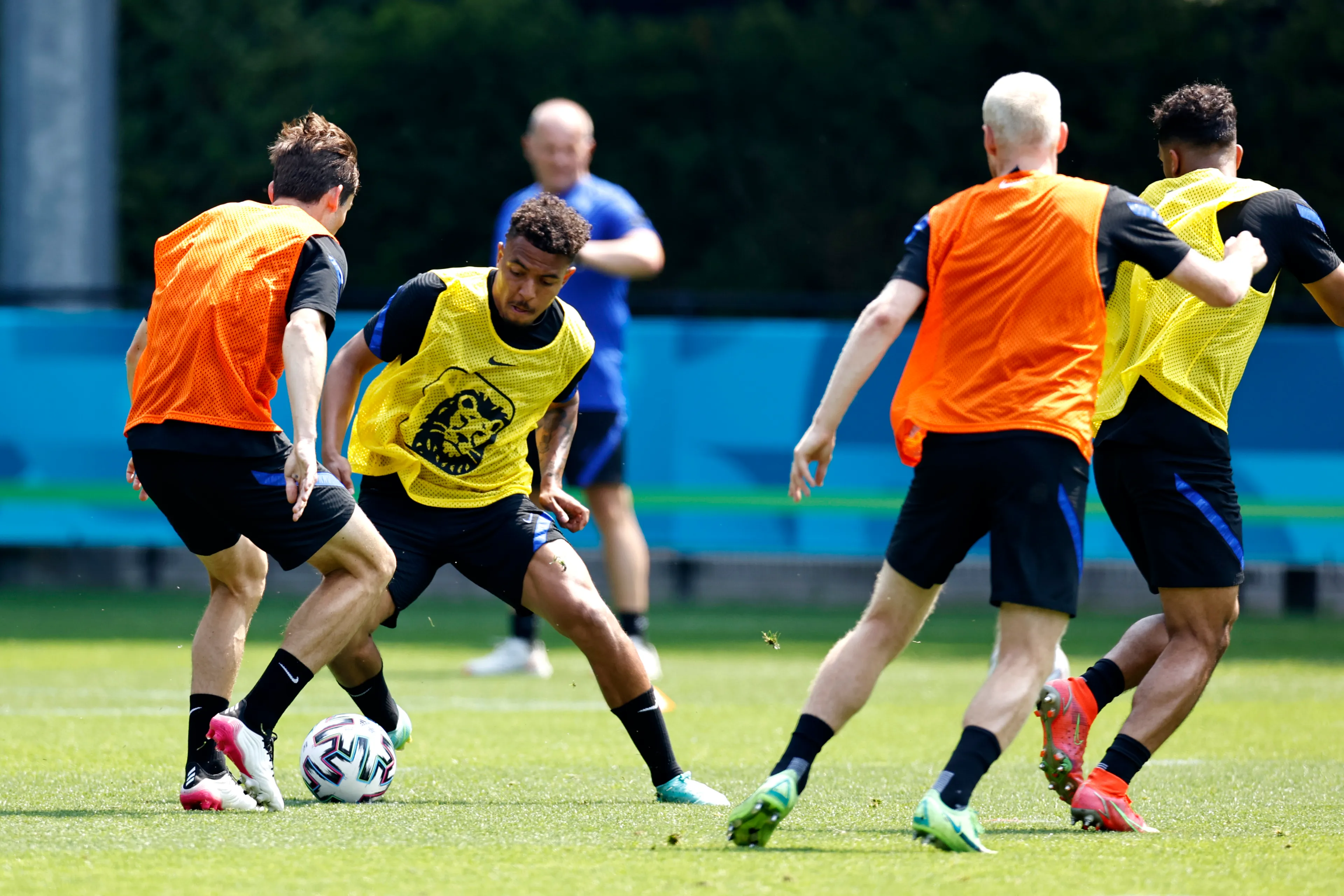 Oranje start met Malen en De Roon tegen Tsjechië