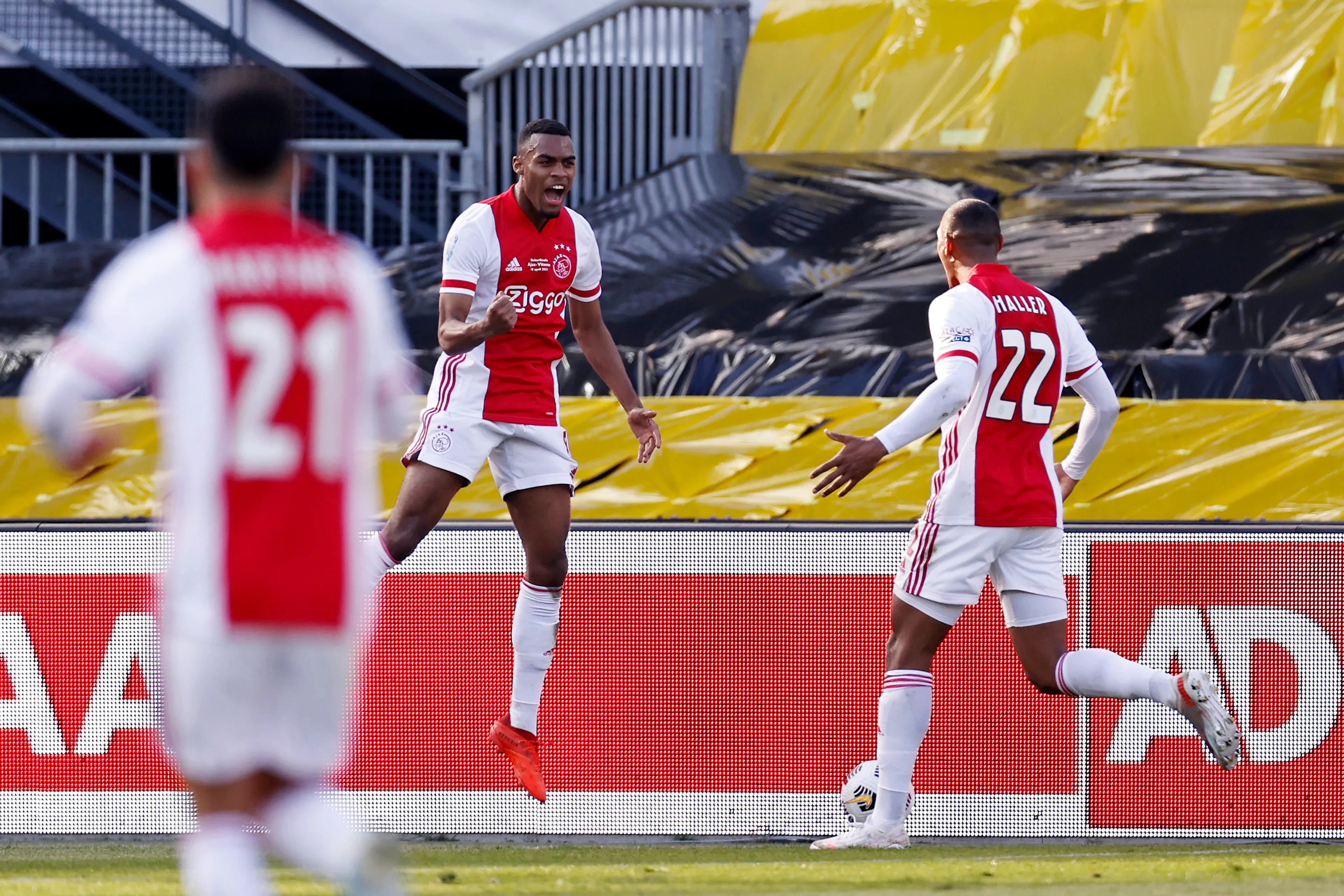Ajax wint 20e KNVB-beker dankzij doelpunt in blessuretijd