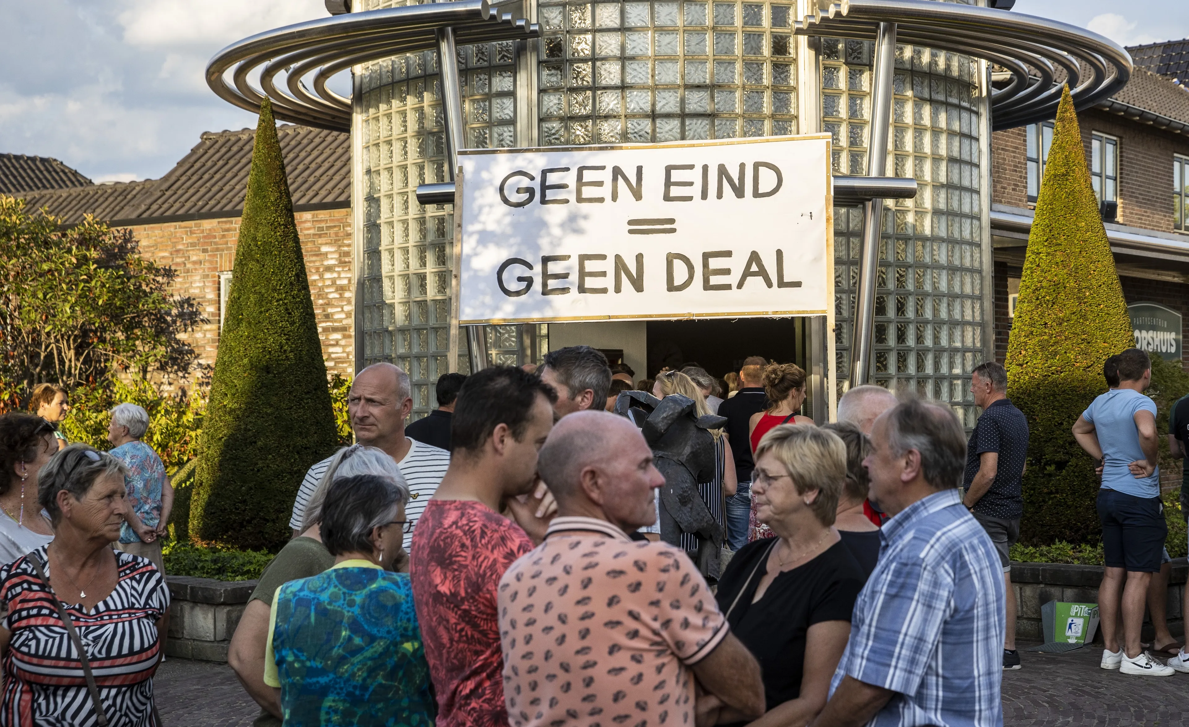Veelbesproken asielzoekerscentrum Albergen blijft maximaal 10 jaar staan
