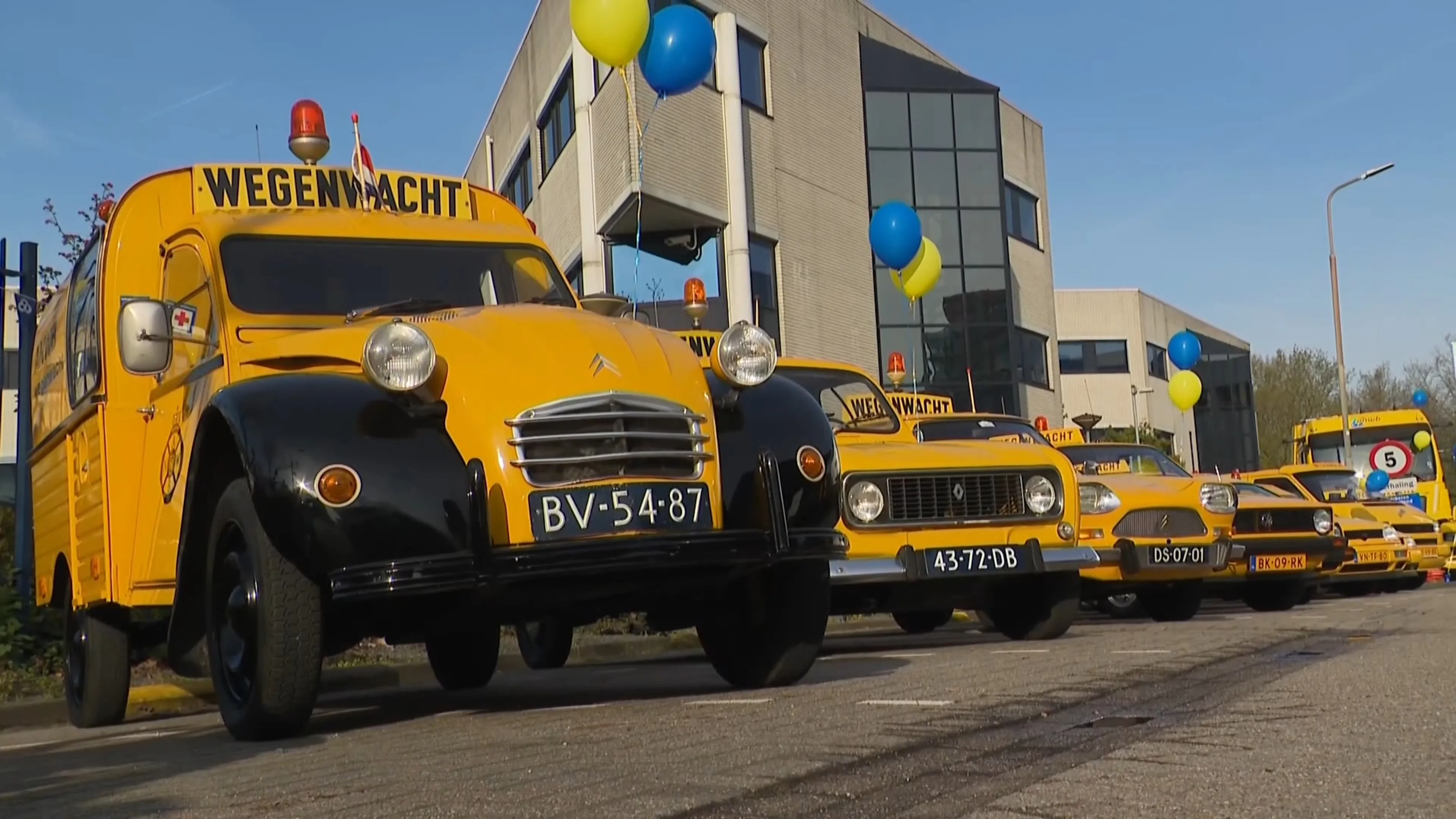 ANWB Wegenwacht bestaat 80 jaar: historische voertuigen weer de weg op
