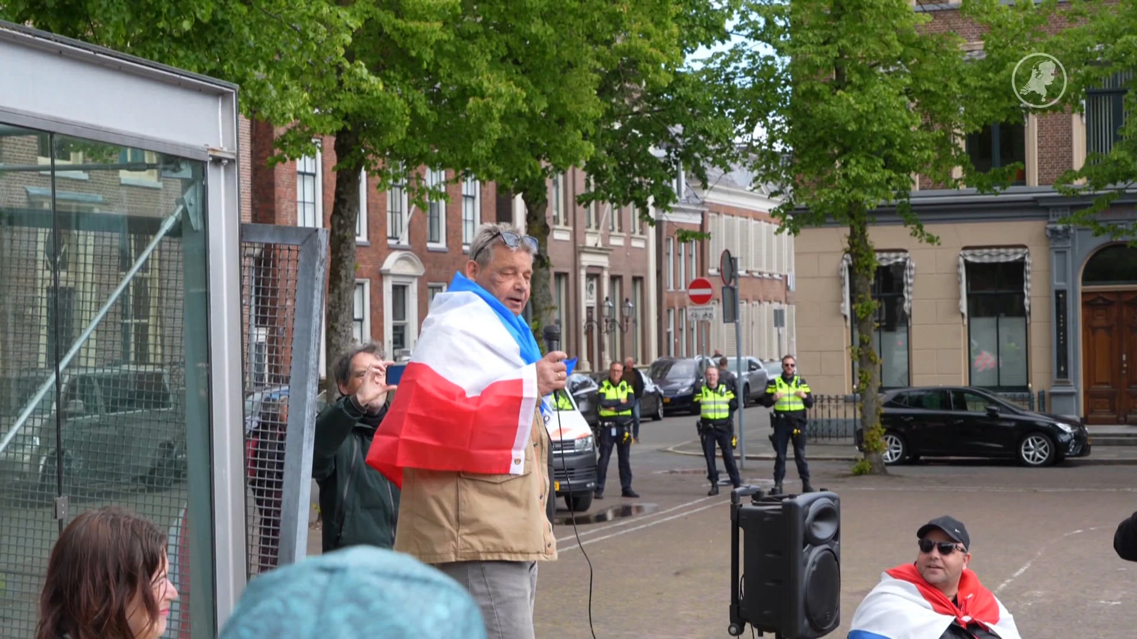 Protesten tegen onder meer asielopvang, ook tegengeluiden