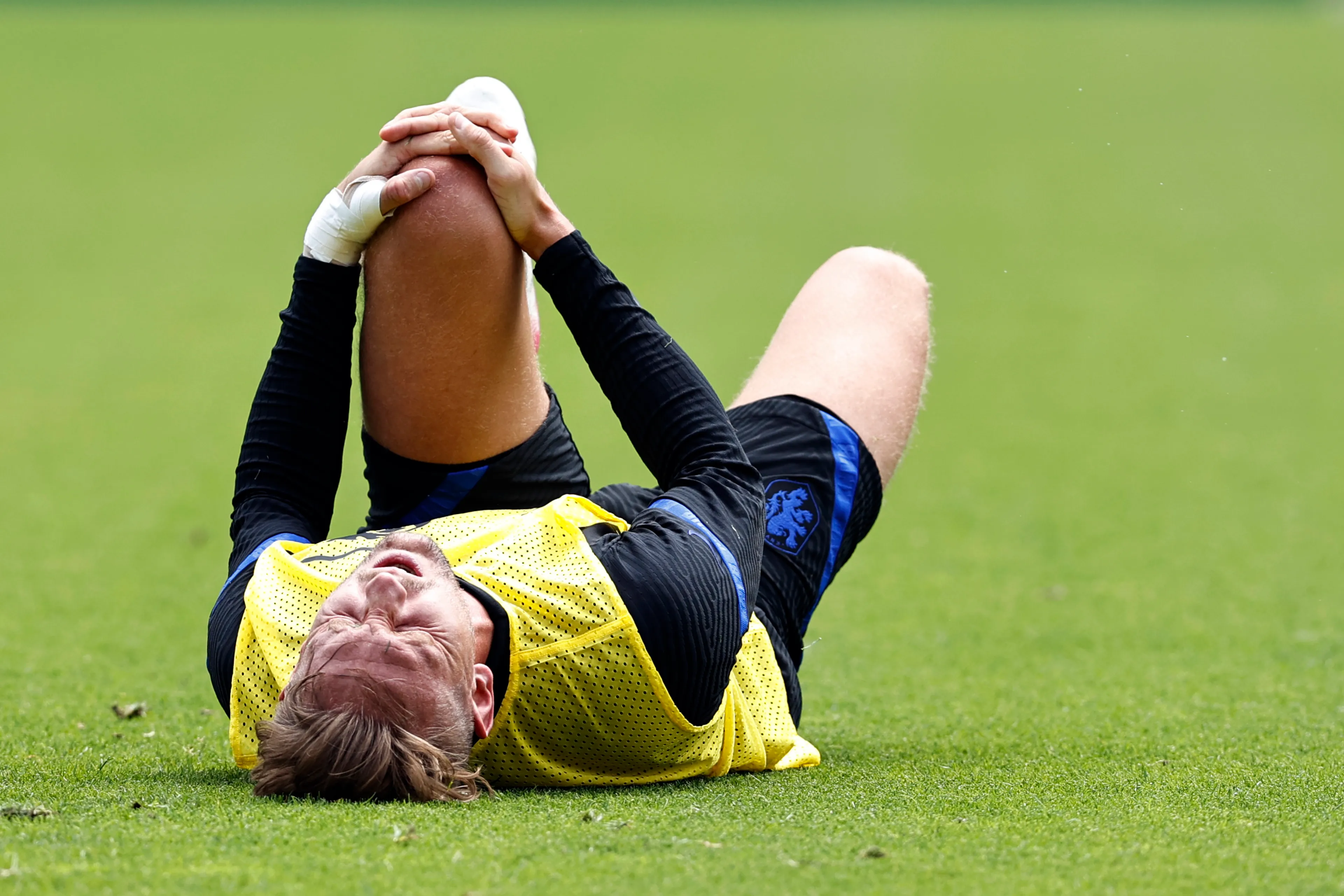 Wederom blessure bij Oranje: De Jong valt uit tijdens training