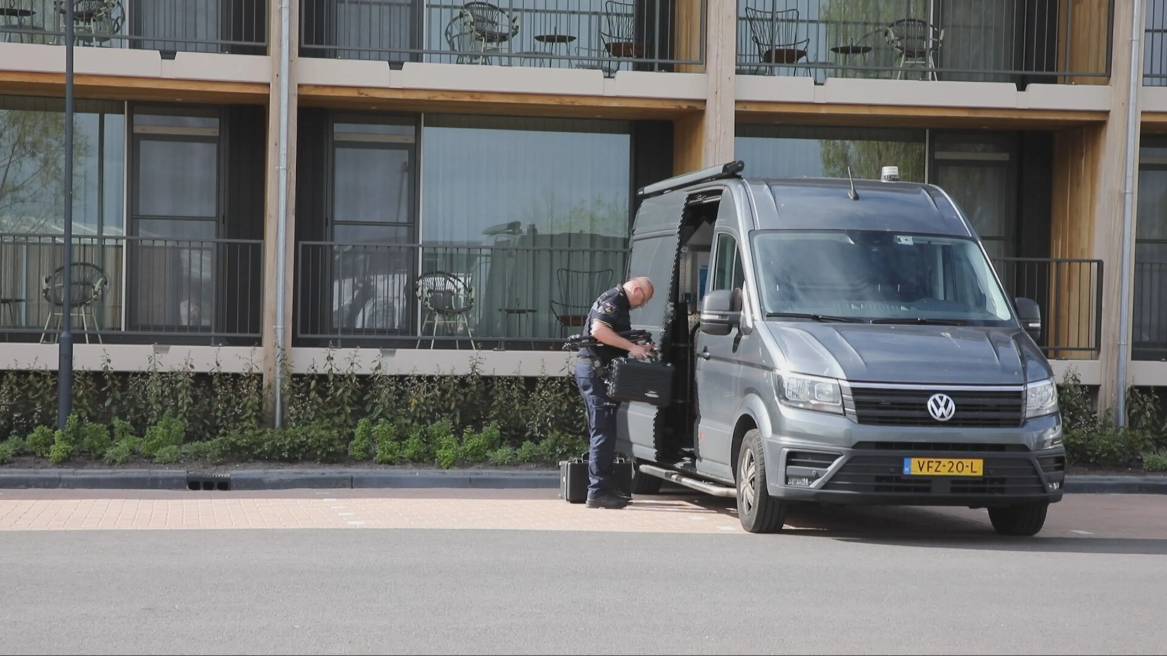 Dode persoon gevonden in hotel, politie doet onderzoek