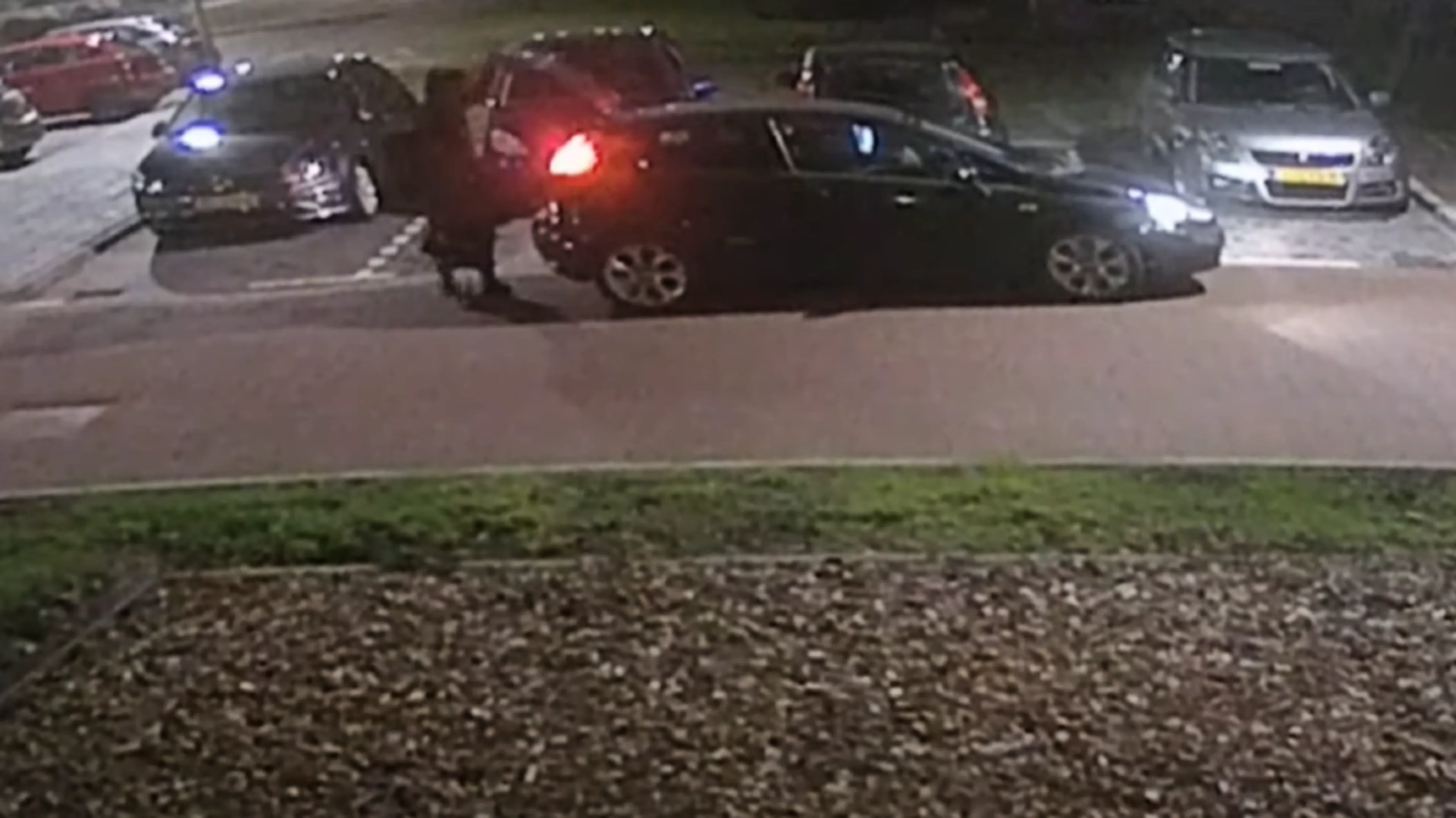 Politie toont beelden van vermoedelijke dader explosie Poolse supermarkt