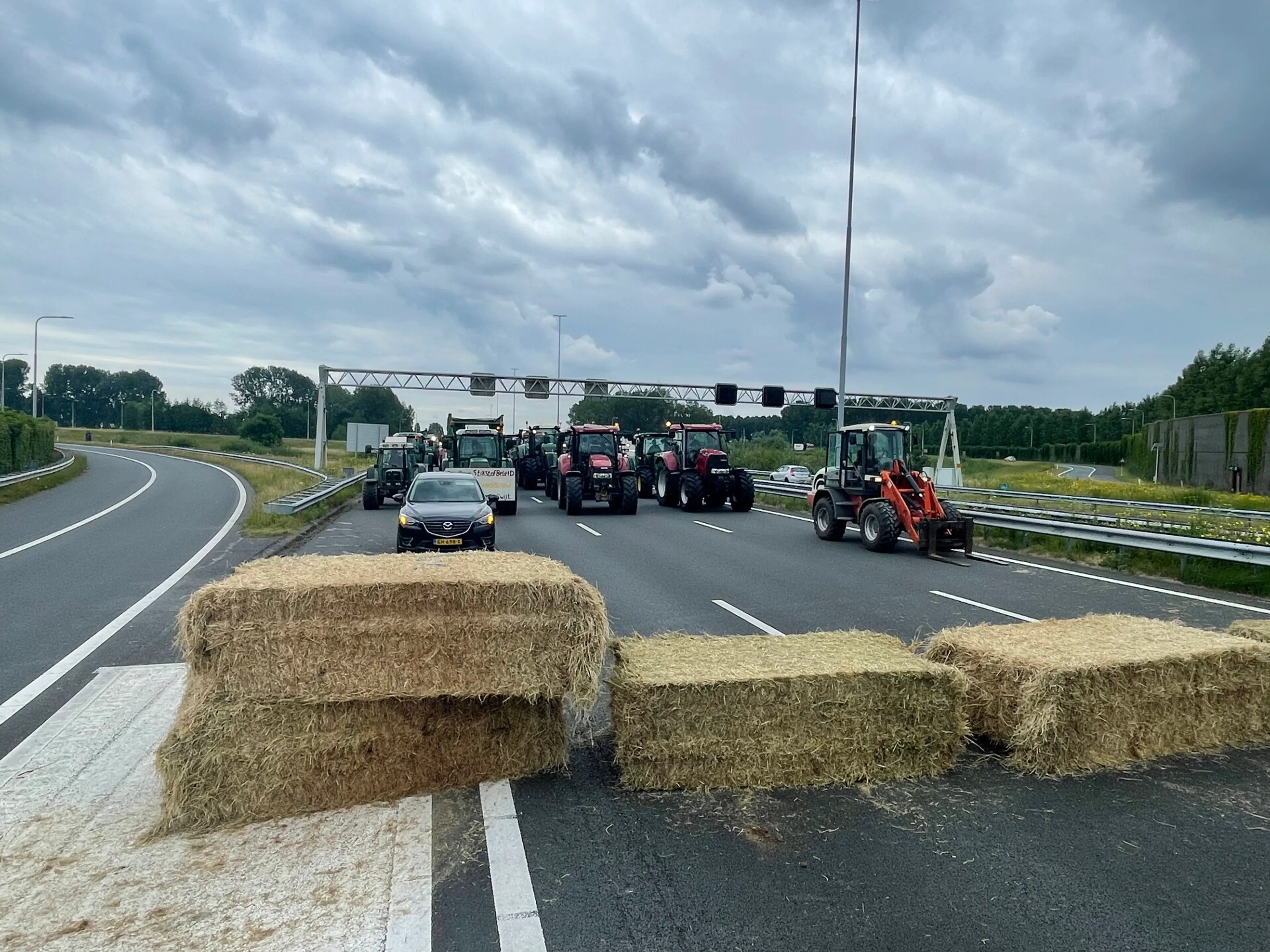 Boer veroordeeld tot 72 uur werkstraf voor dumpen afval op A18