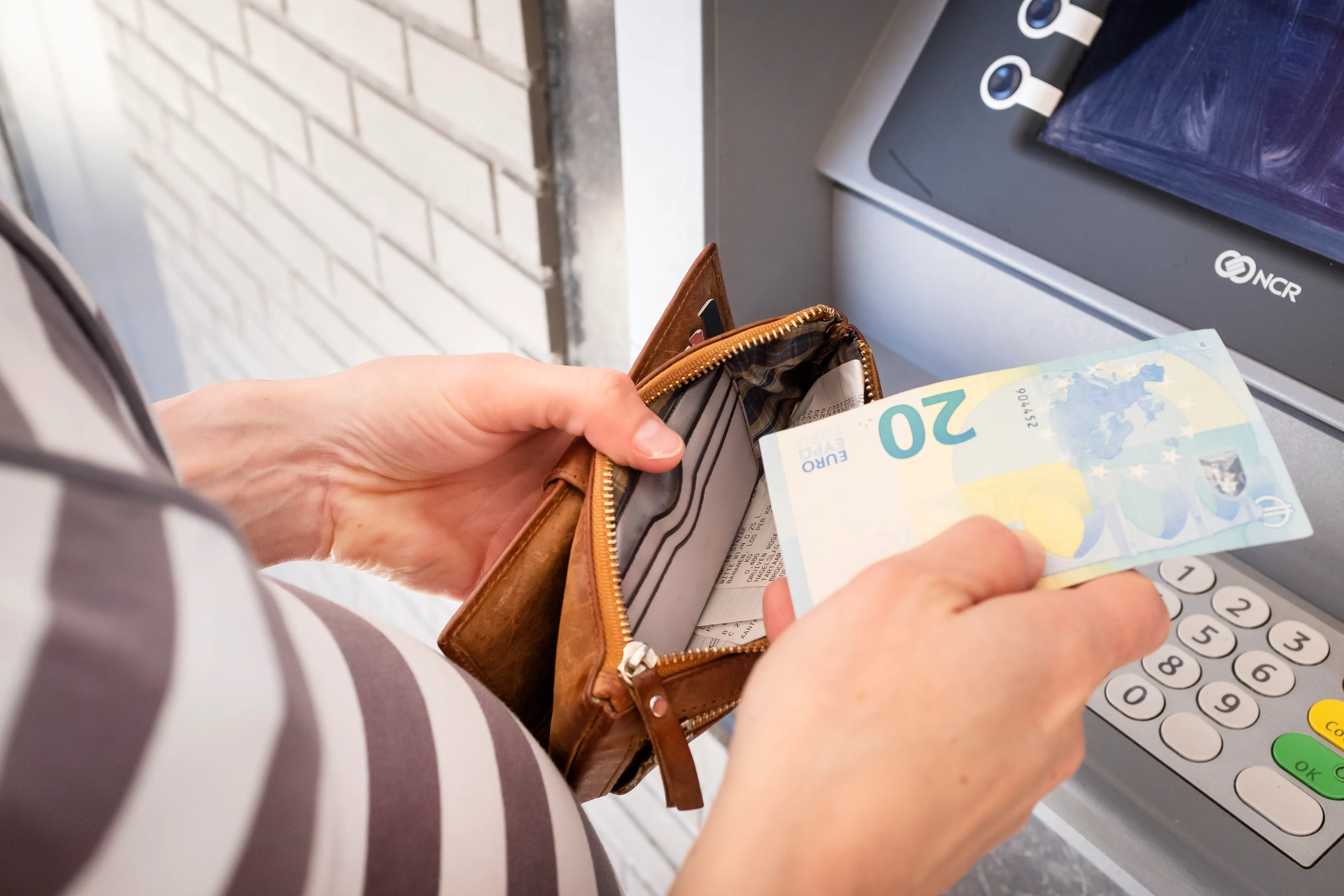 '1 op de 10 Nederlanders in geldnood door coronacrisis'