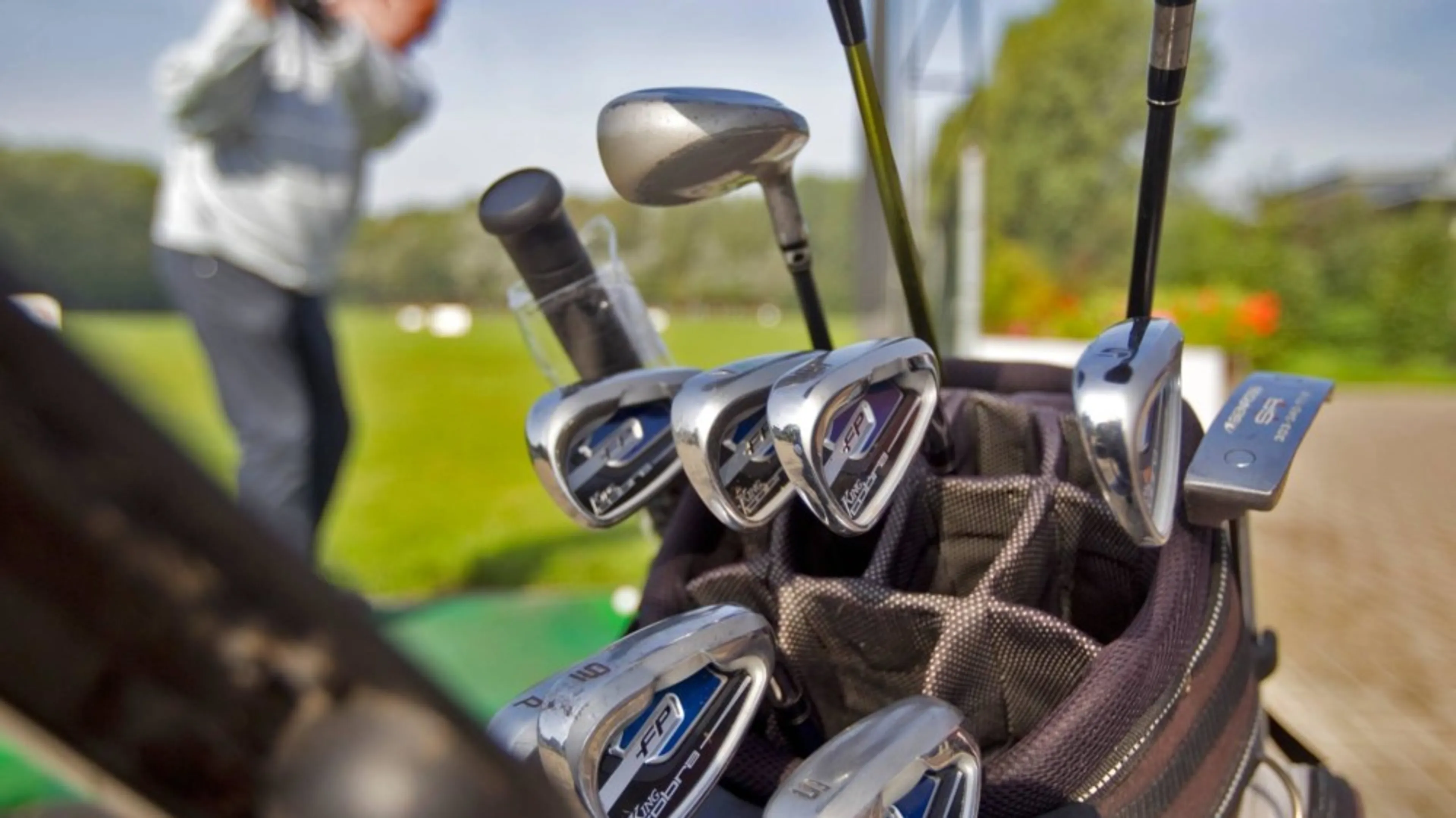 'Risico's niet-contactsporten als tennis en golf beheersbaar'
