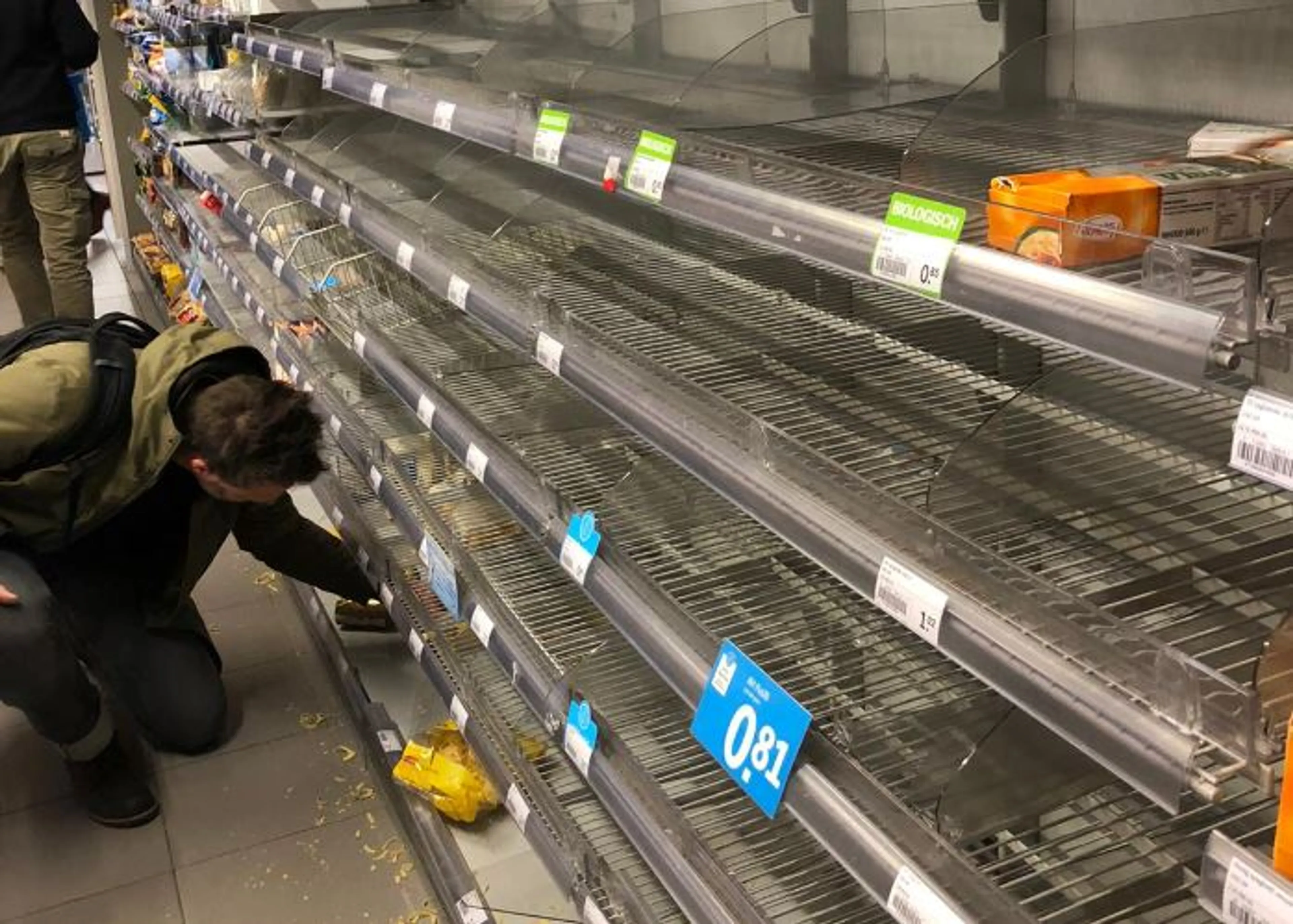 Supermarkten waarschuwen voor lege schappen door strenge quarantaineregels personeel