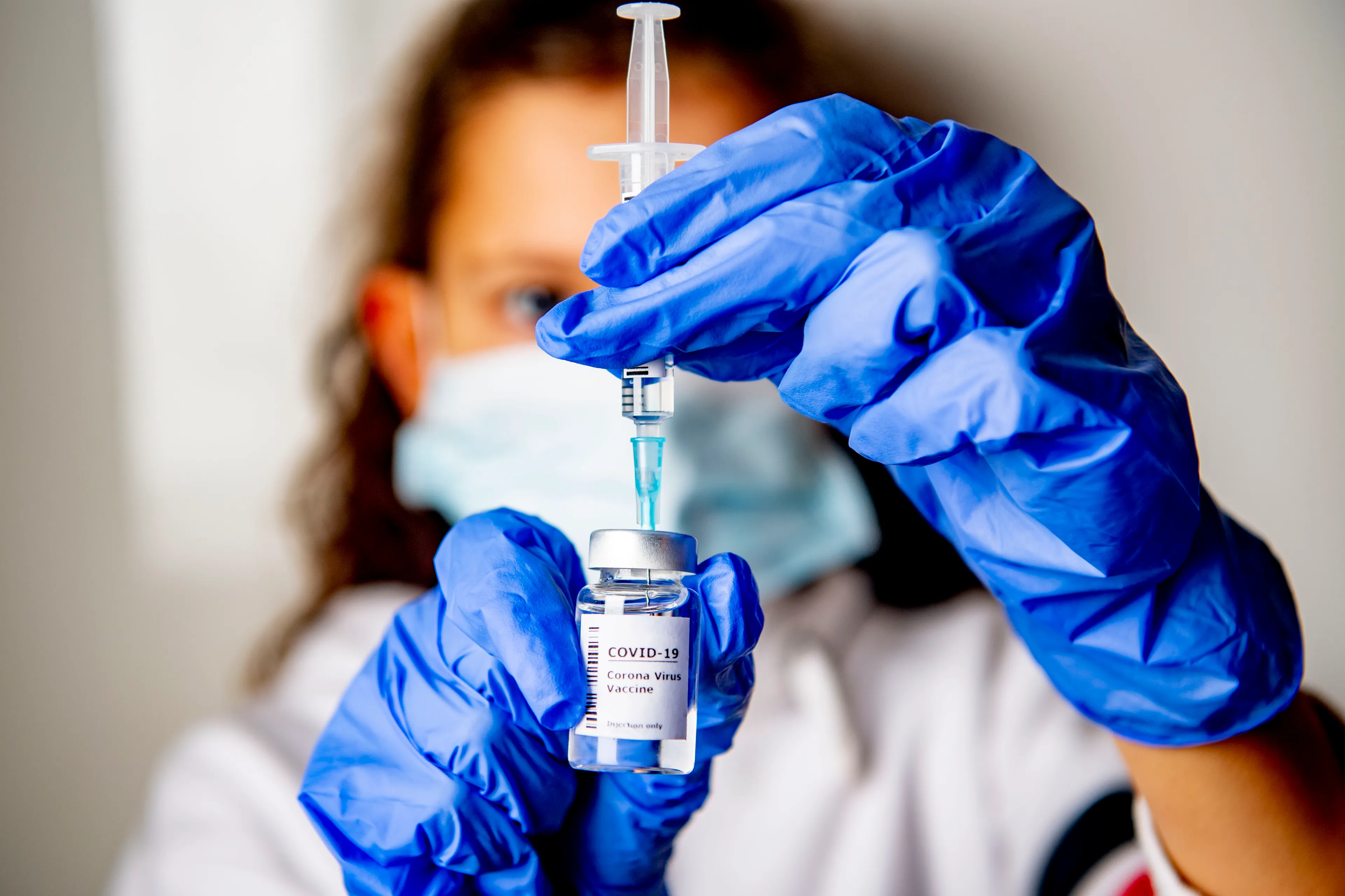 Bij goedkeuring eerste coronavaccinatie in Nederland op 8 januari