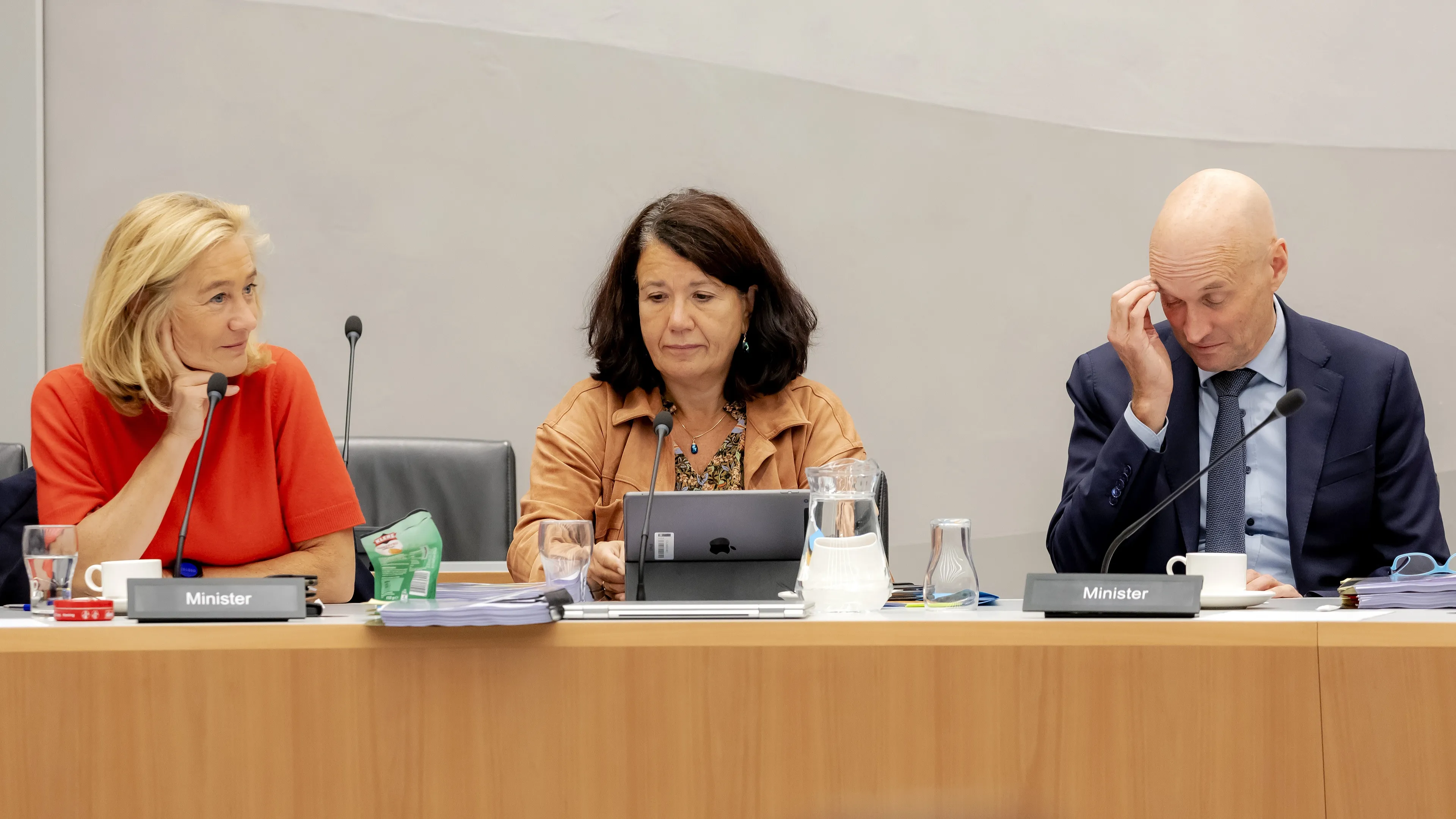 Minister wil coronatoegangsbewijs in 'gereedschapskist' voor nieuwe coronagolf