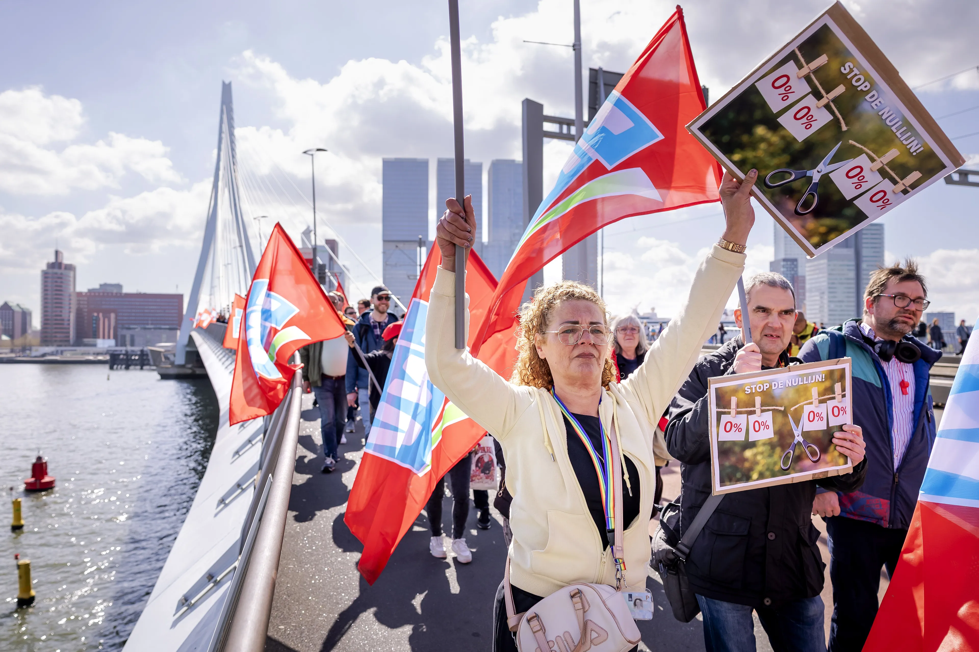 Vakbonden dreigen met stakingen: 'Zal grote delen van Nederland raken'