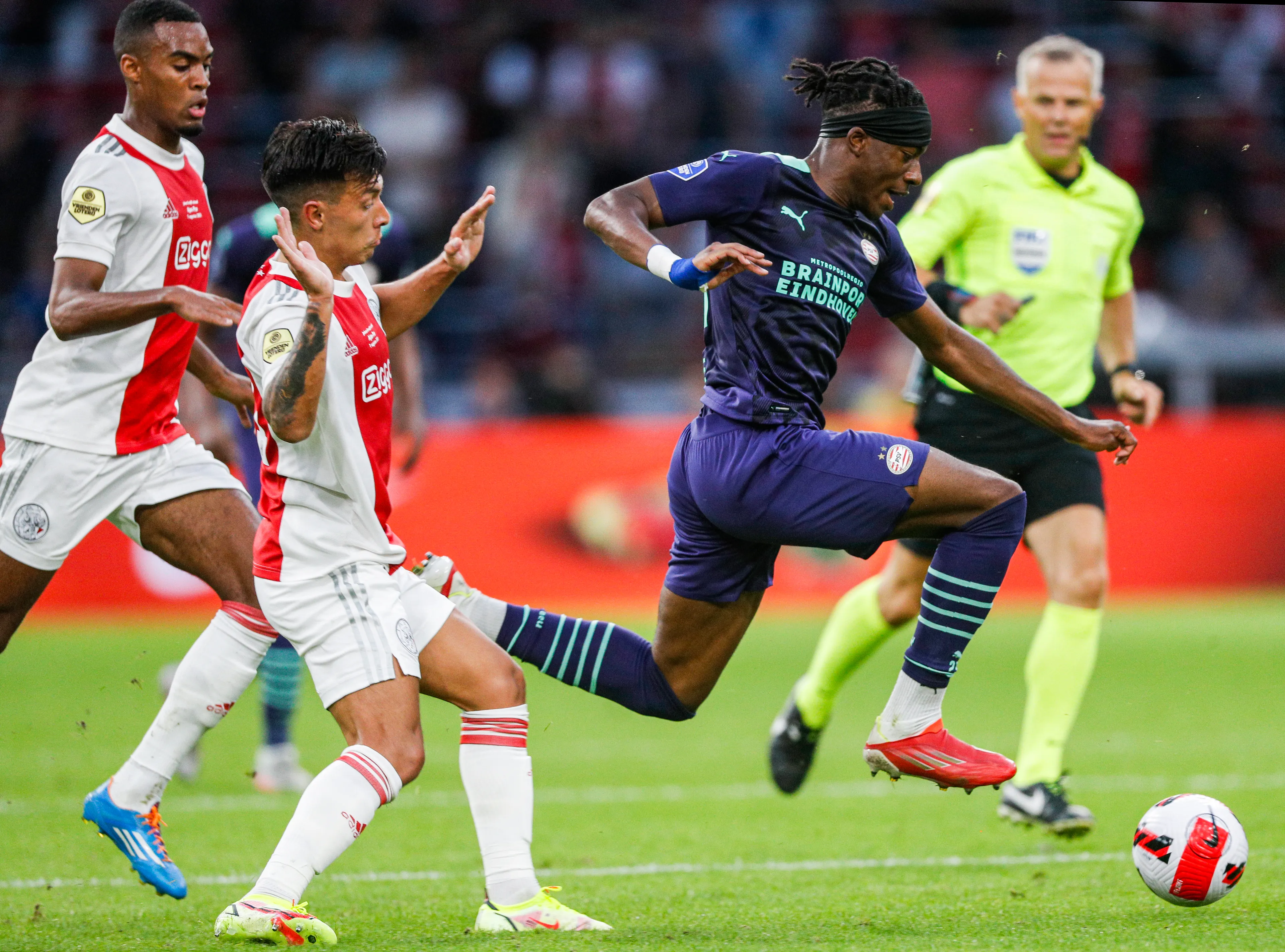 PSV vernedert Ajax in Johan Cruijff Schaal: 0-4