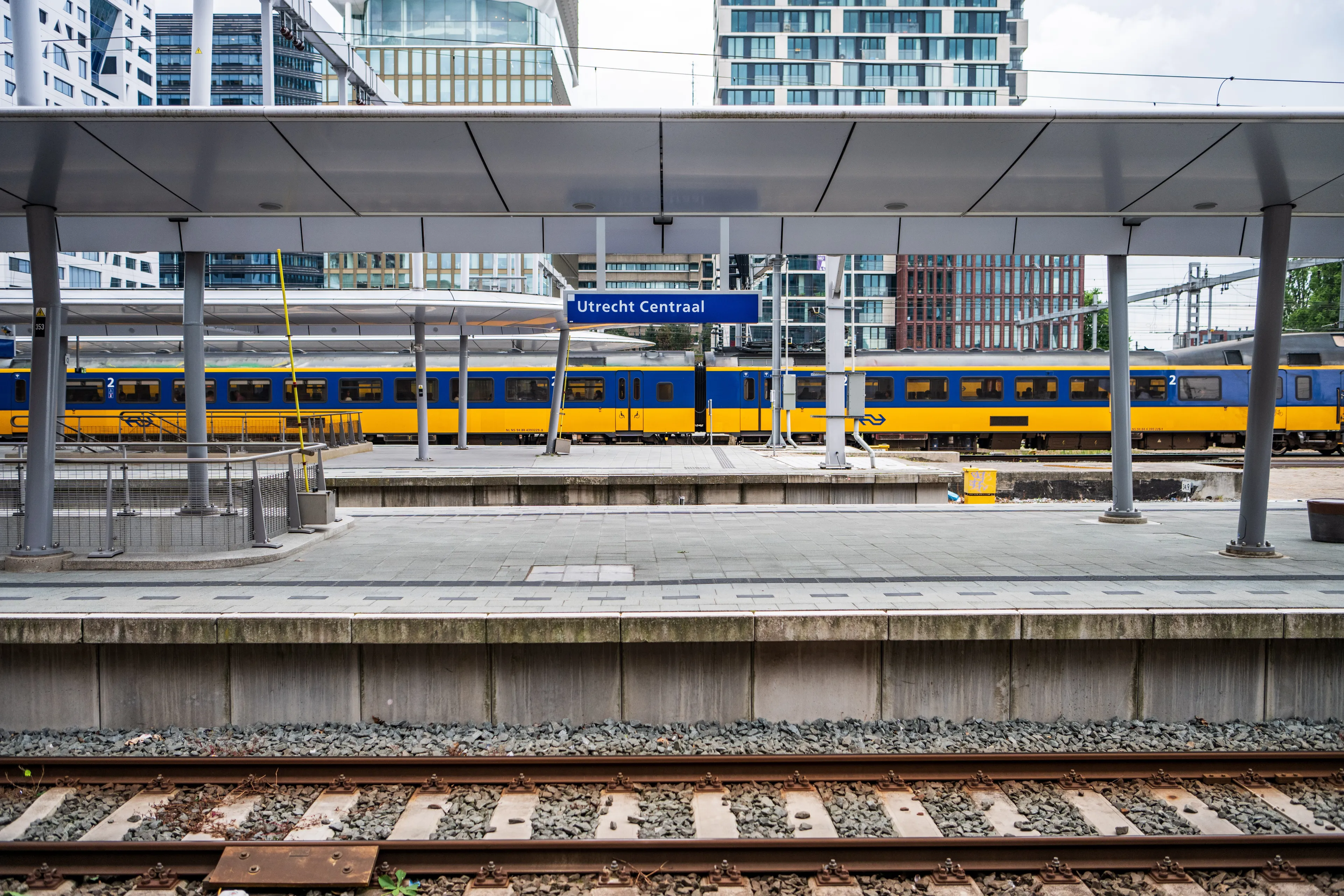 Vrijdag hele dag geen NS-treinen door staking personeel