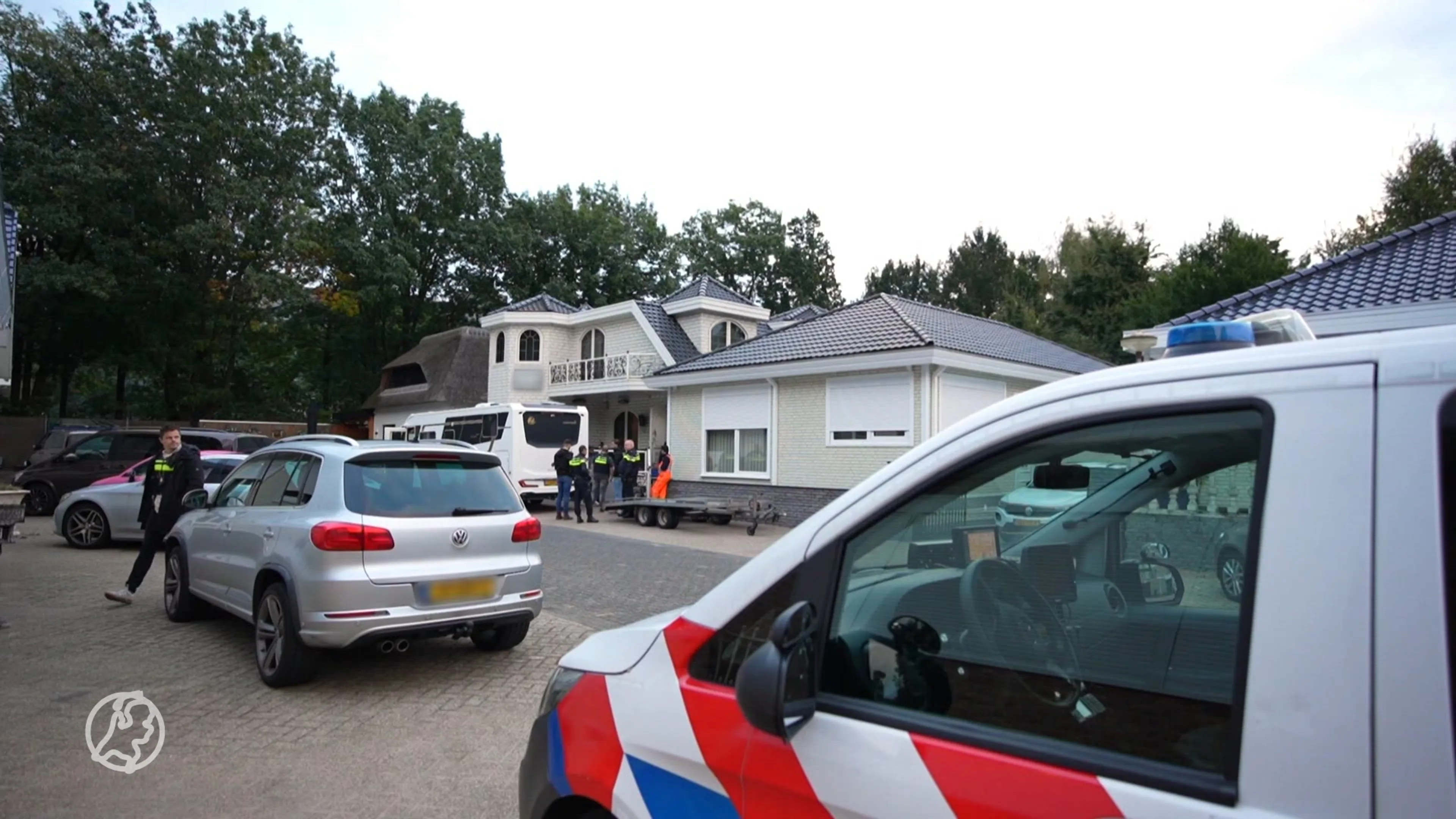 Bekende gezichten uit RTL-serie Bij Ons Op Het Kamp weer vrij na politie-inval