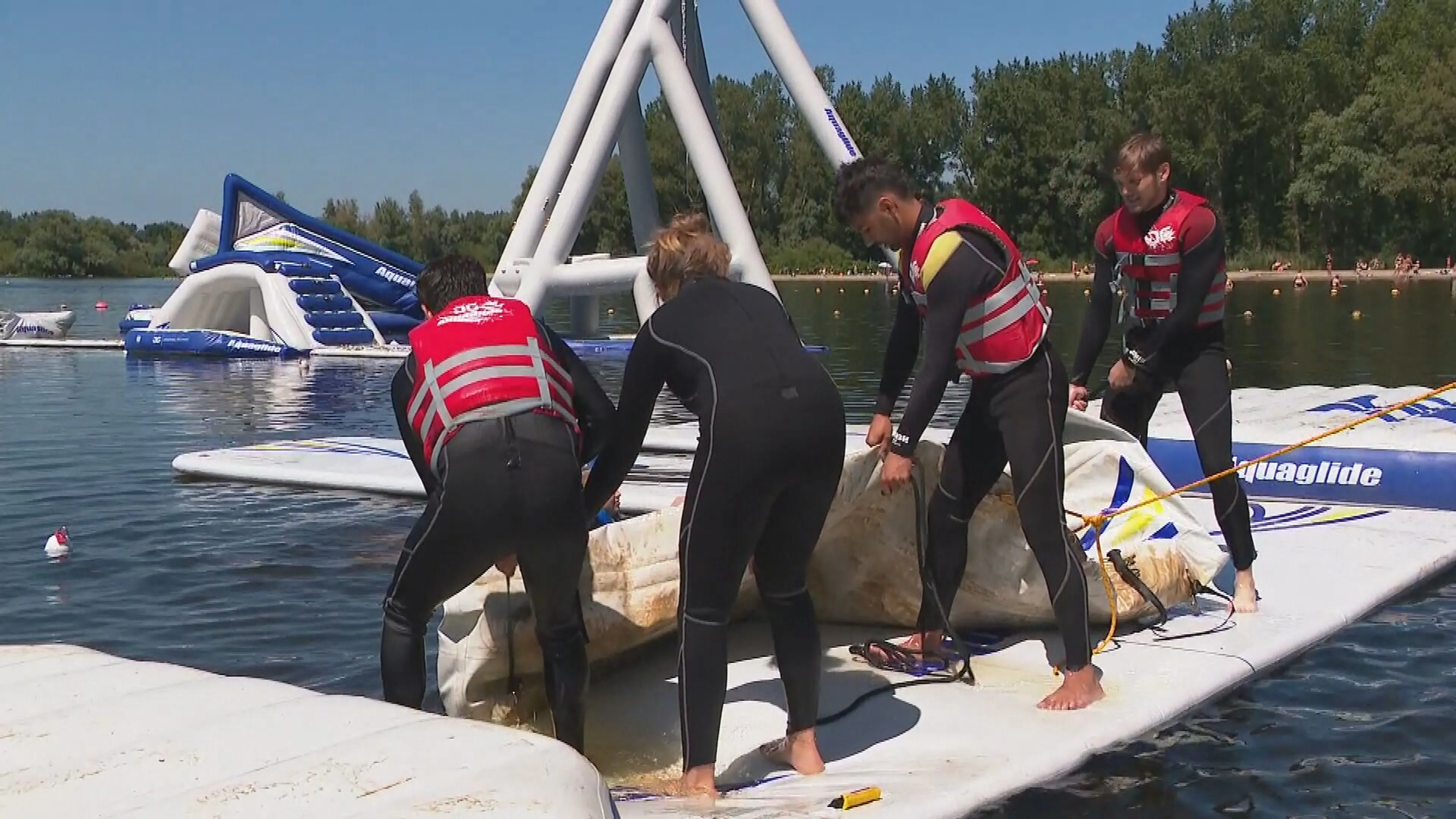 Vandalen snijden gloednieuw waterpark kapot: 'Veel kinderen teleurgesteld'