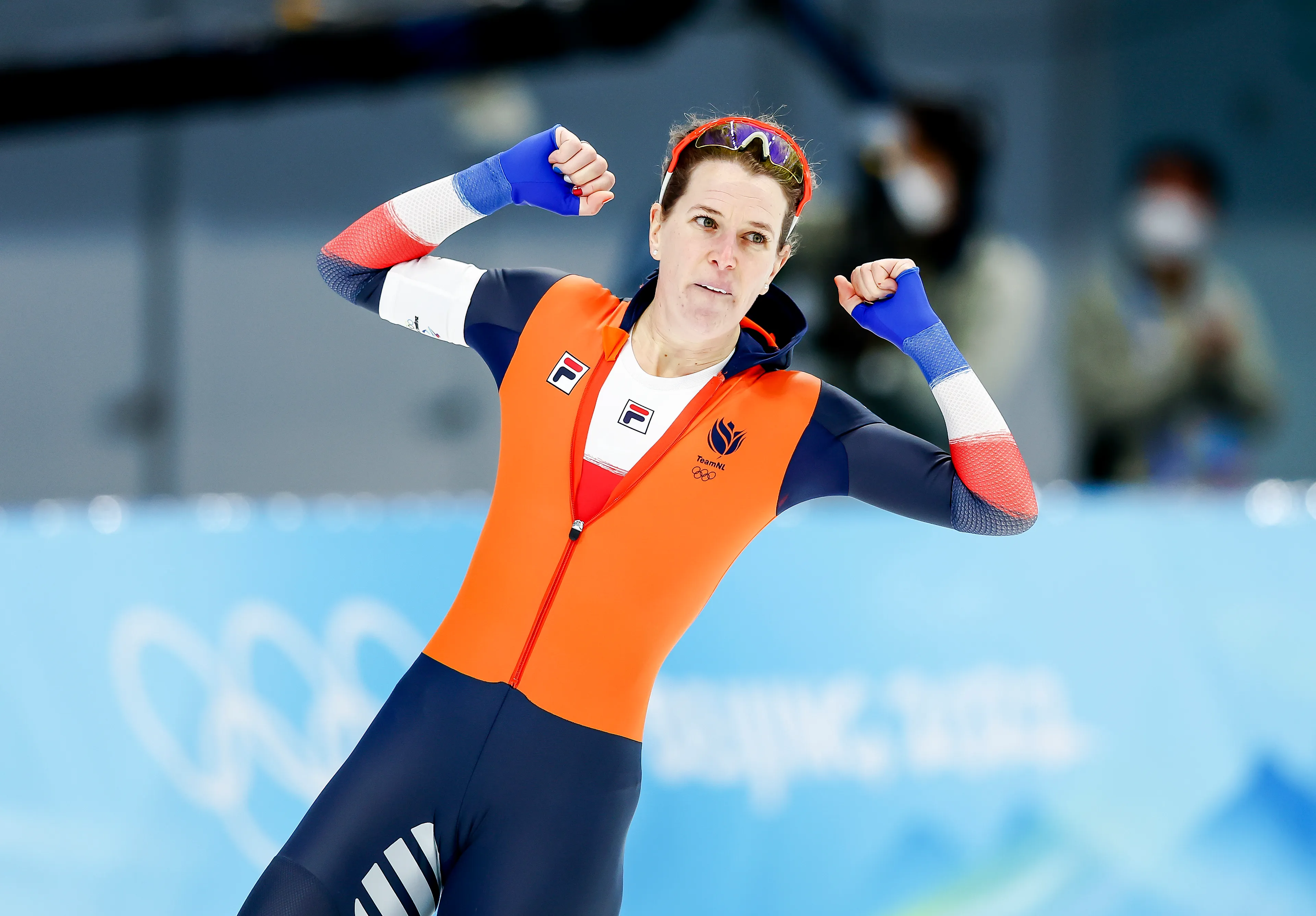 Ireen Wüst schrijft geschiedenis en pakt voor de vijfde keer op rij goud op 1.500 meter