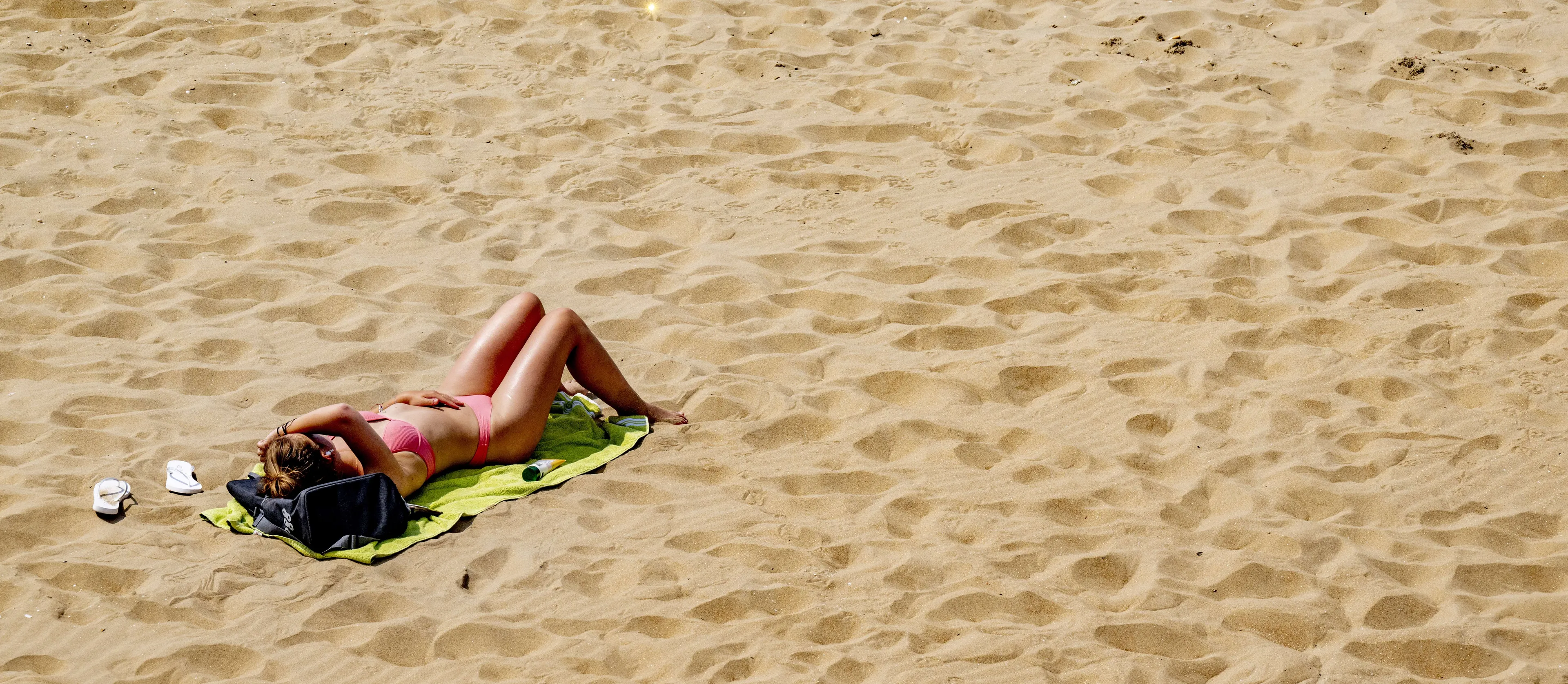 Bizarre weerkaarten: over twee weken dik 40 graden in Nederland?