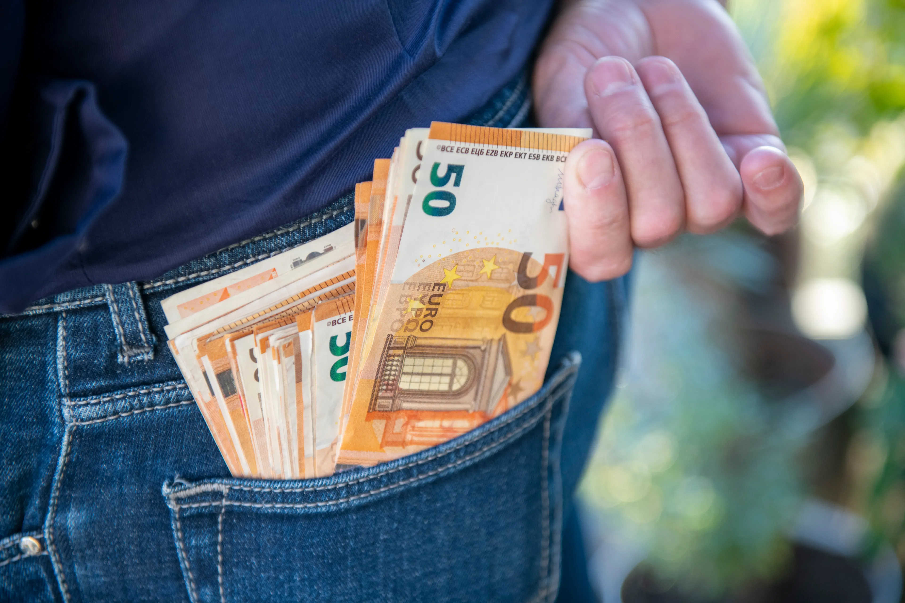 'Modaal inkomen volgend jaar met 45 euro per maand omhoog, ook inkomen minima stijgt'
