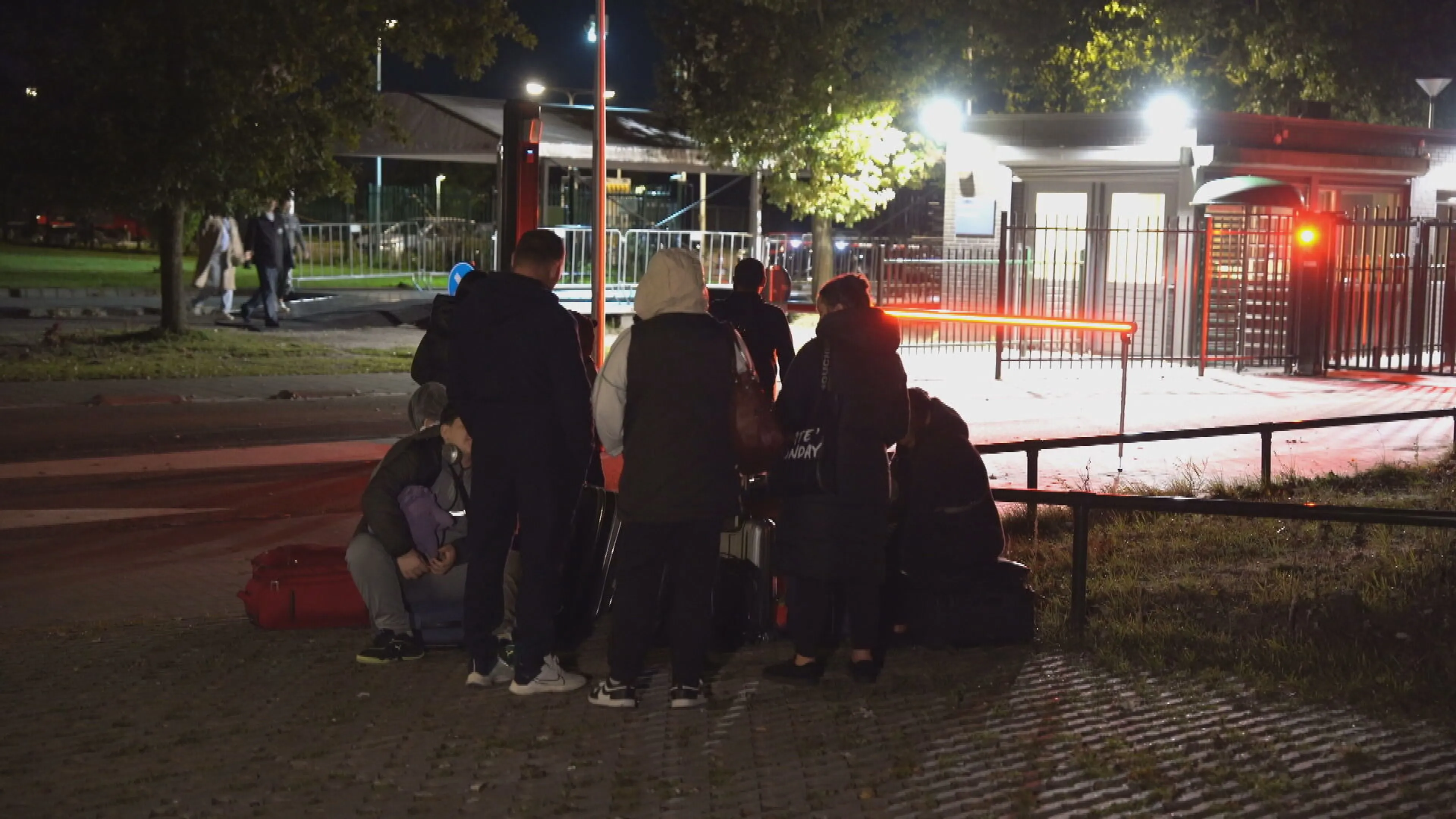 Te hoog aantal asielzoekers Ter Apel: 'Mensen slapen op straat' 