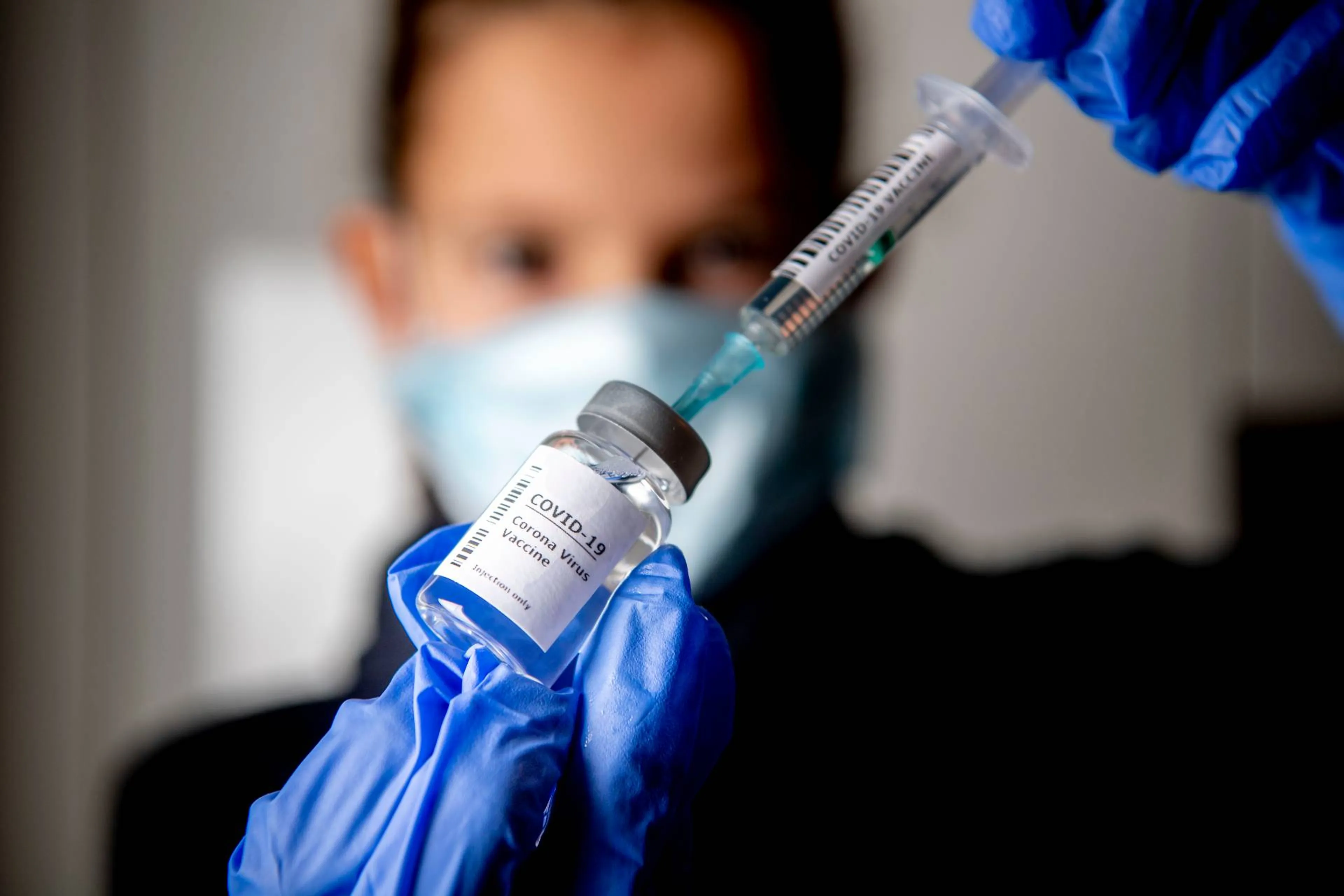 Wel of niet vaccineren? Bijna helft Nederlanders weet te weinig over coronavaccin voor weloverwogen keuze