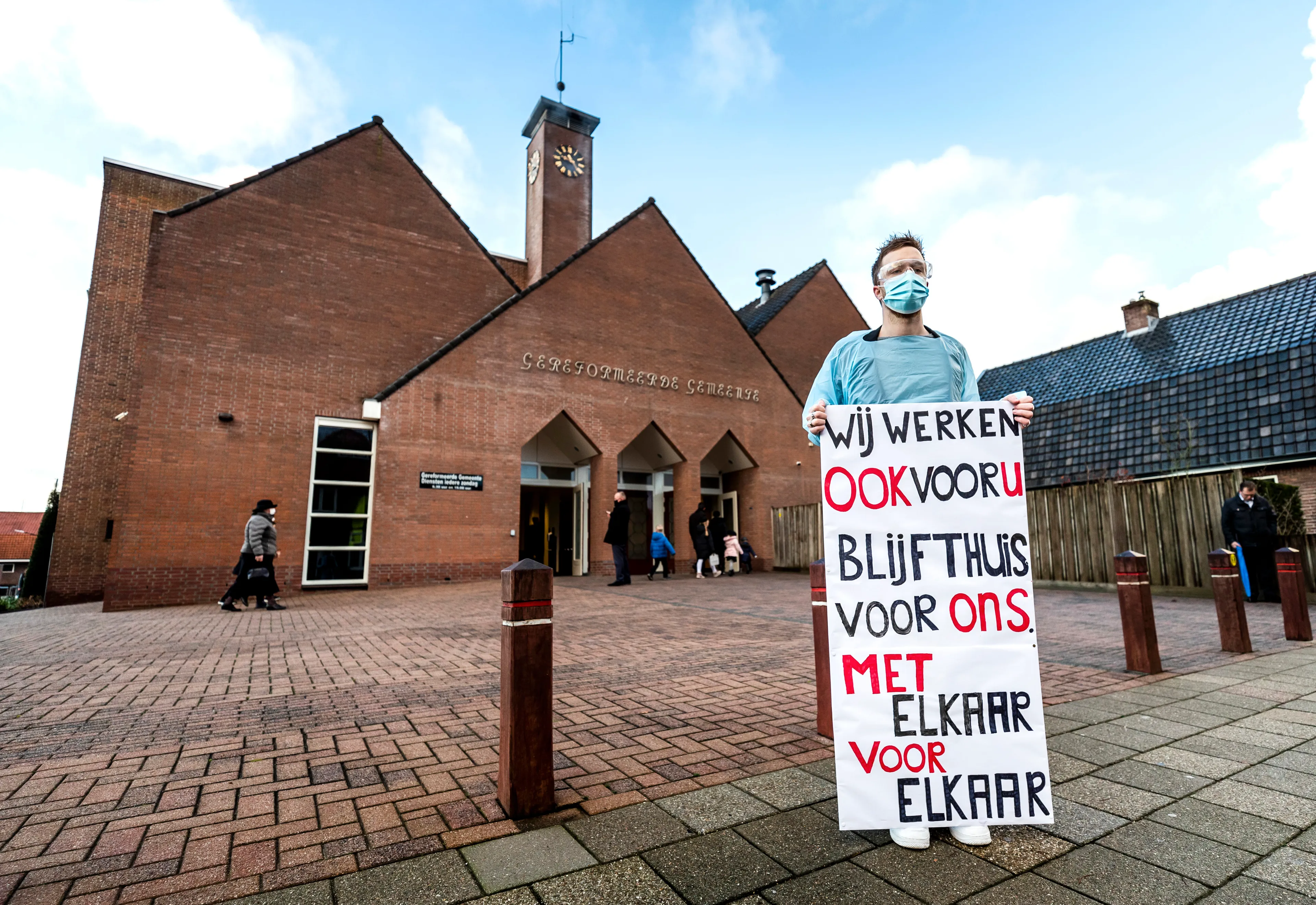 Stil protest van zorgmedewerker Chris (27) bij kerkdienst Barneveld: 'Ik sliep hier slecht van'