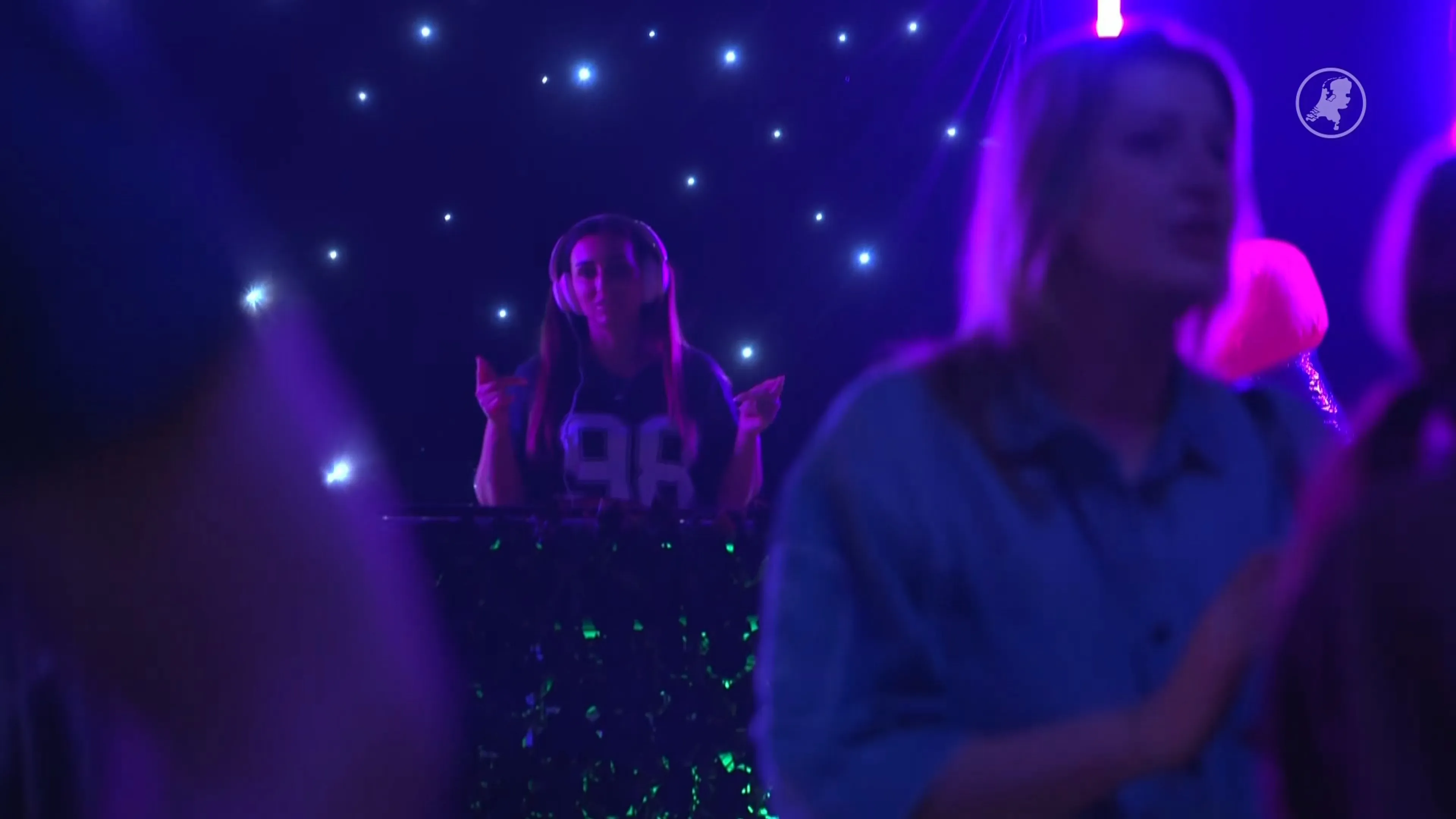 Familie bouwt eigen festival: oma (77) gastvrouw, neef is dj
