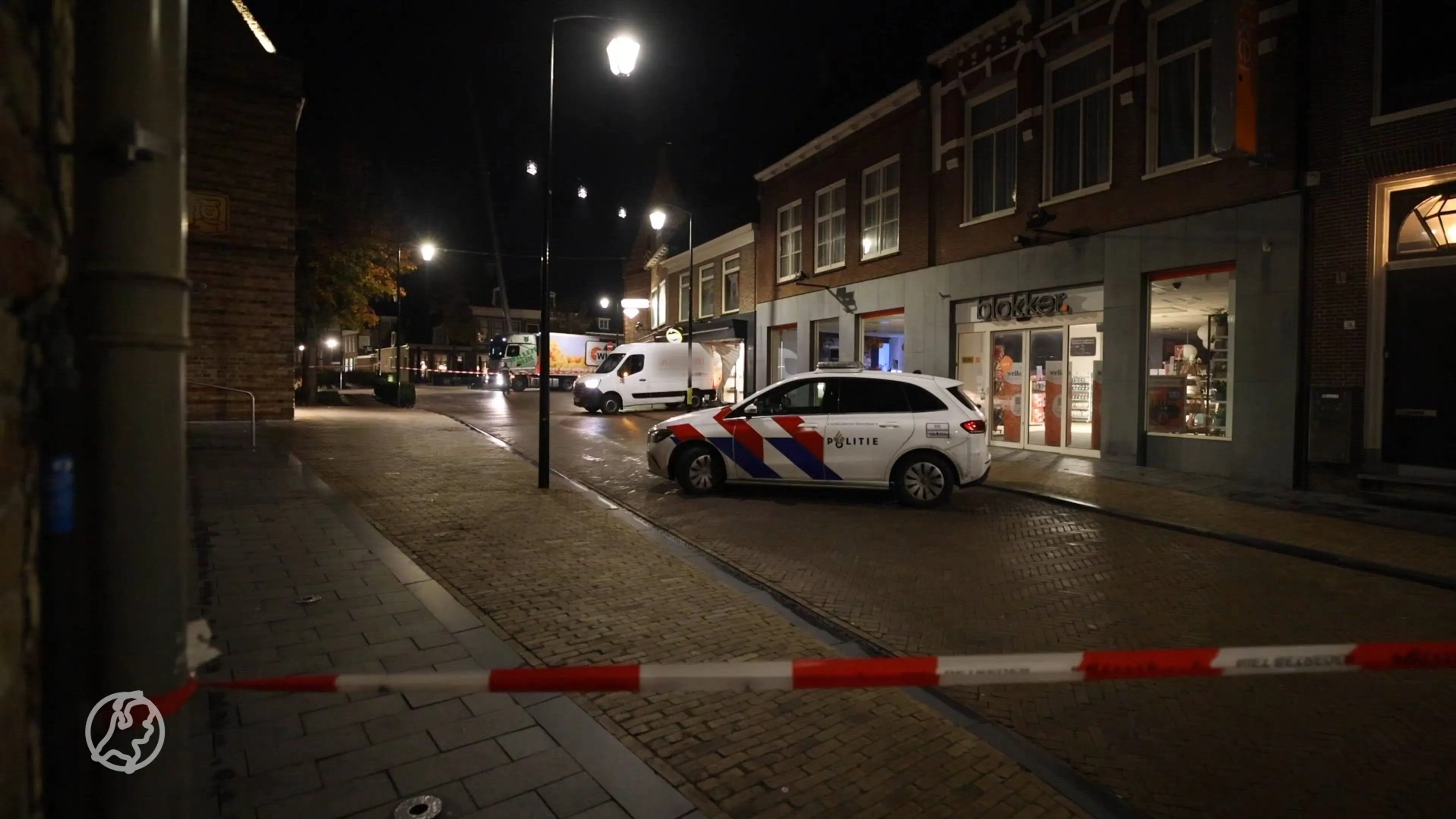 Busje ramt gevel van juwelier in Franeker: daders voortvluchtig