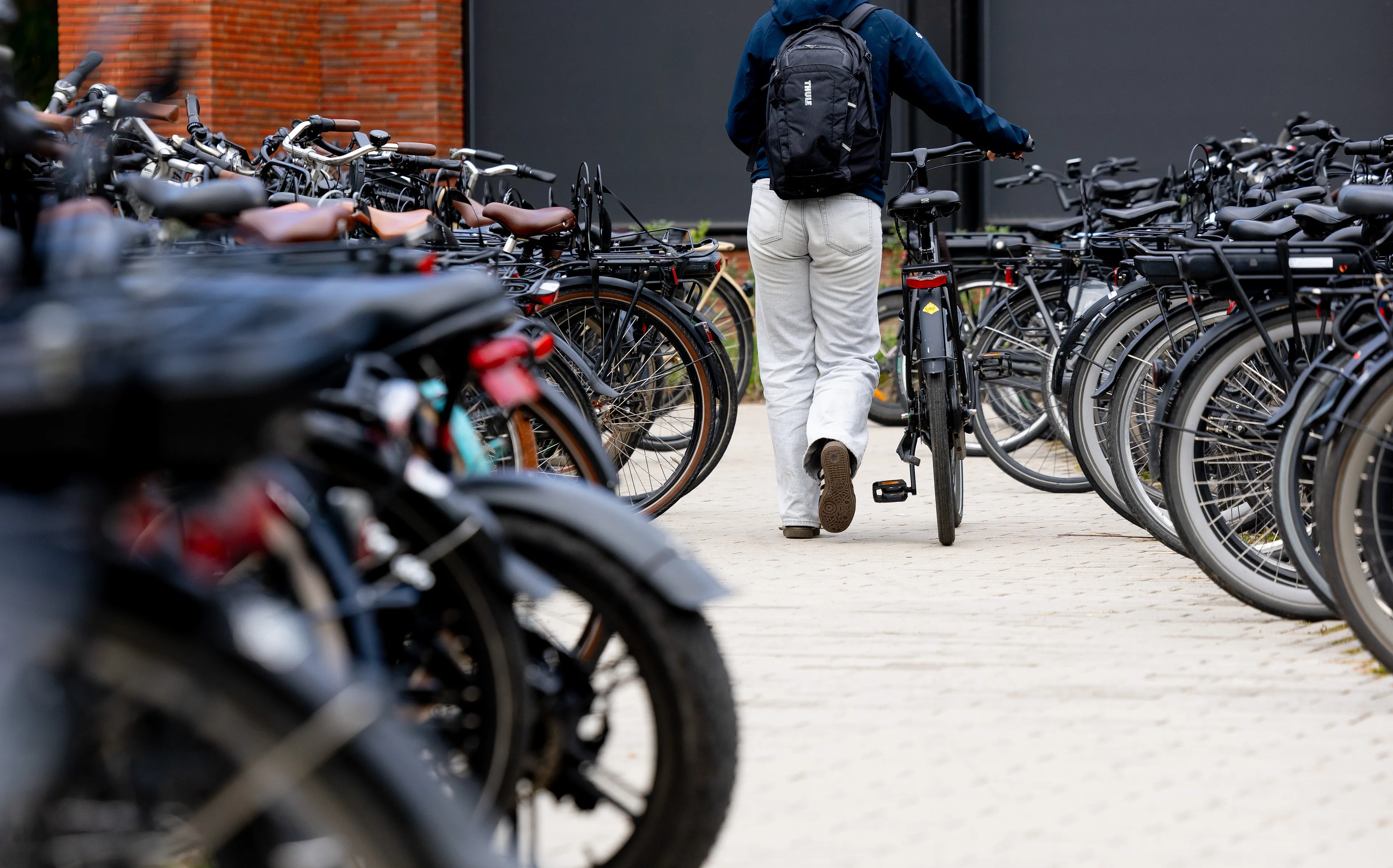 School Almere dicht na vernielingen, vrees voor meer