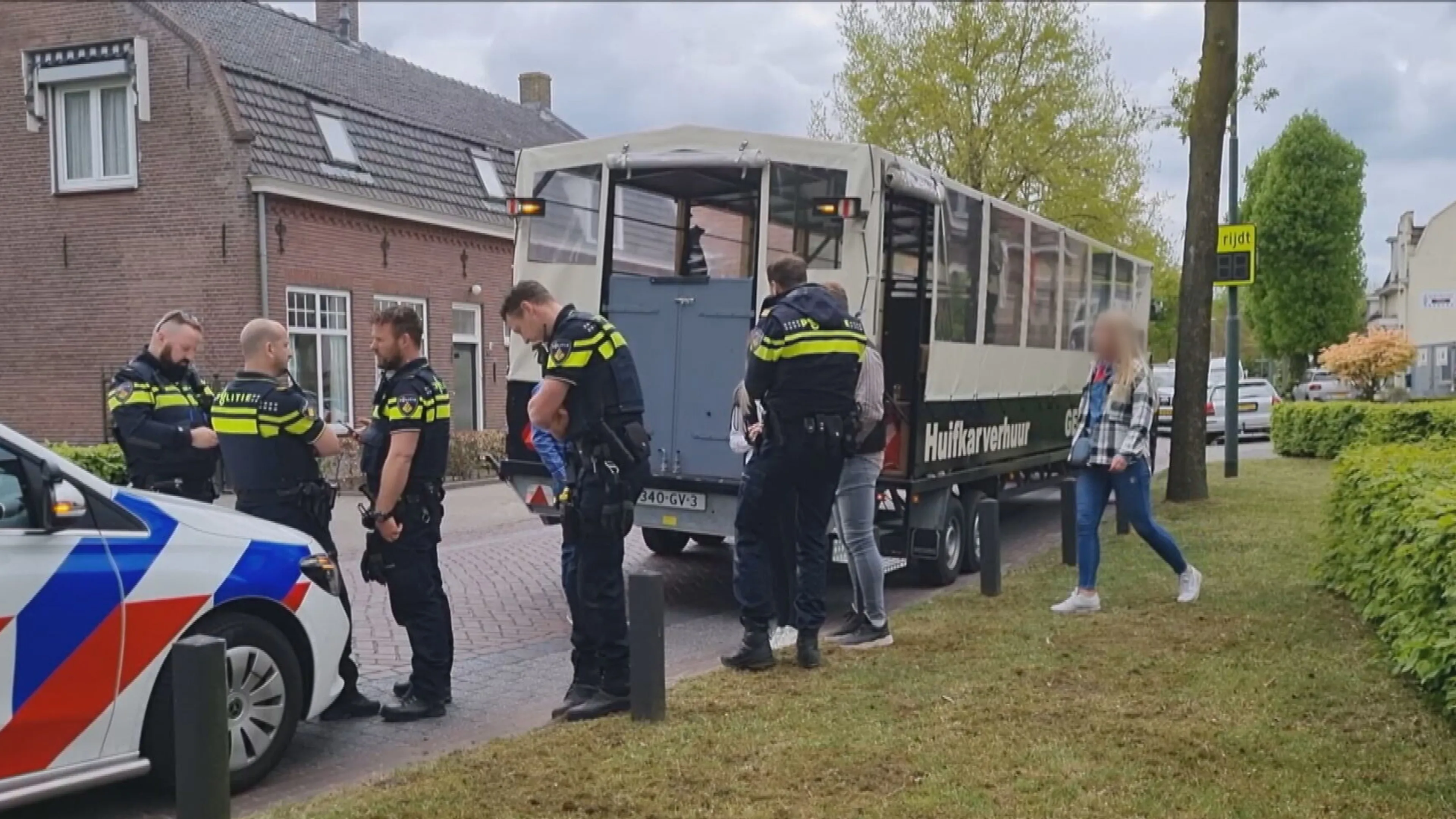 'Boerenovertrek' met huifkar loopt uit de hand in Moergestel