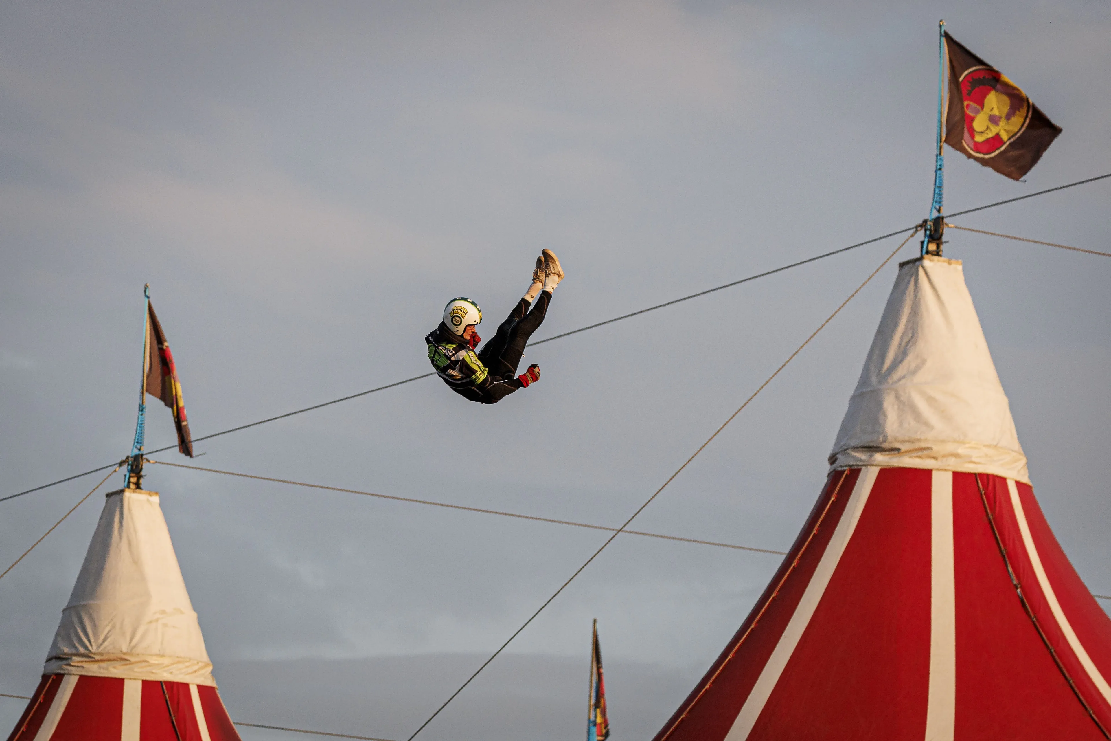 Zwarte Cross laat katapultsprong doorgaan, wel met andere stuntman