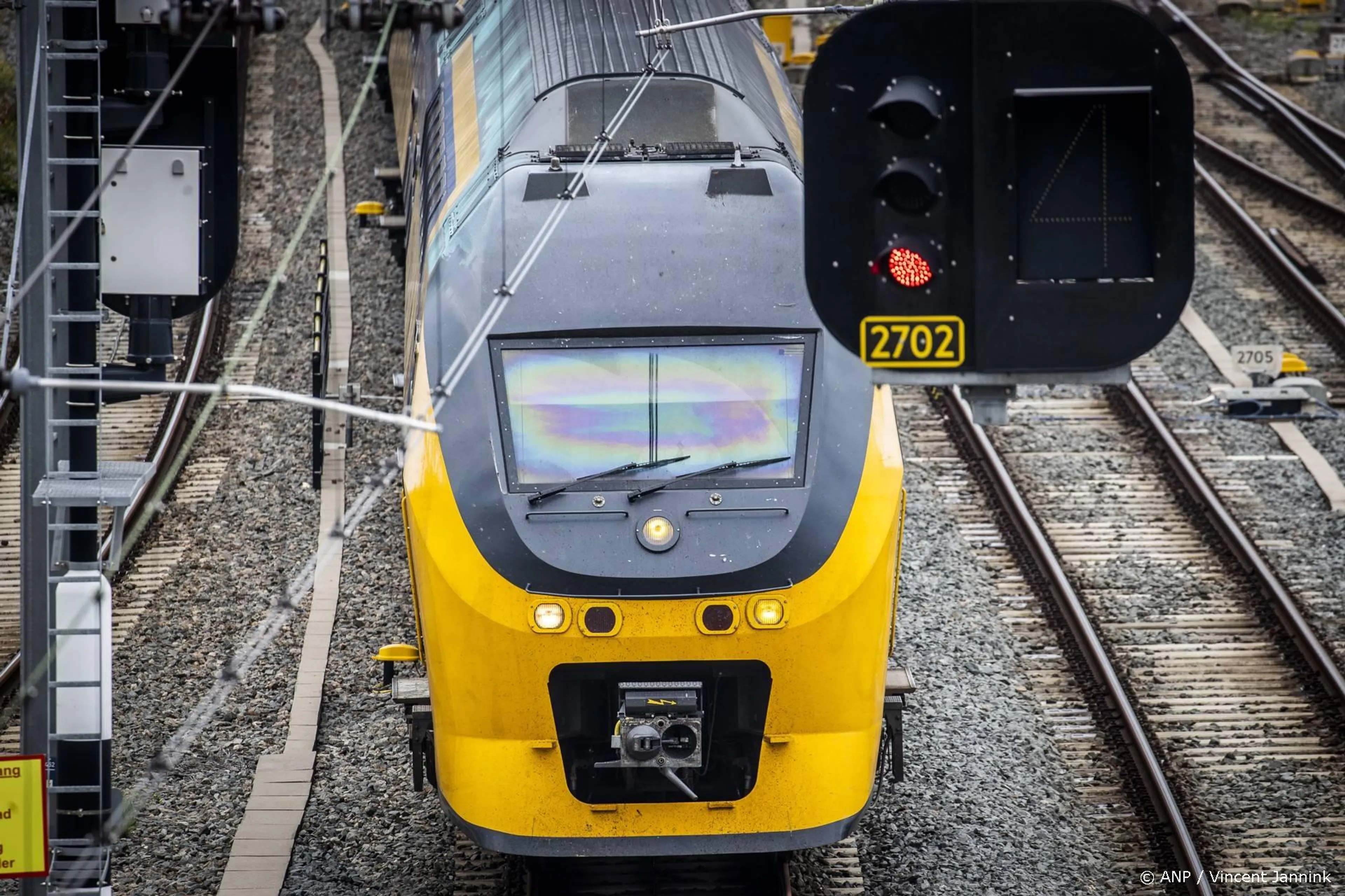 Chaos op het spoor in ochtendspits door stroom- en wisselstoringen