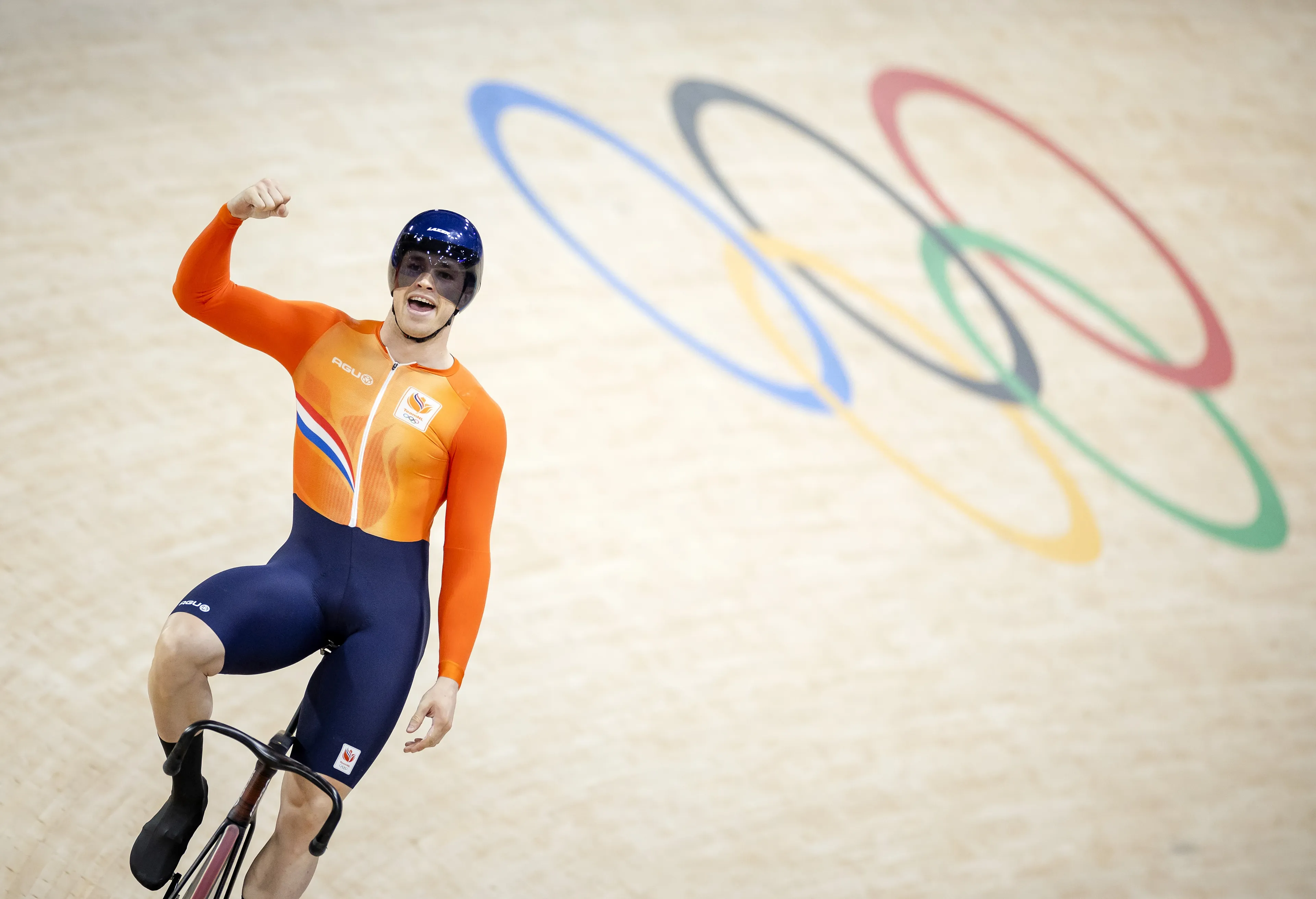 Lavreysen pakt wereldrecord in sprinttoernooi
