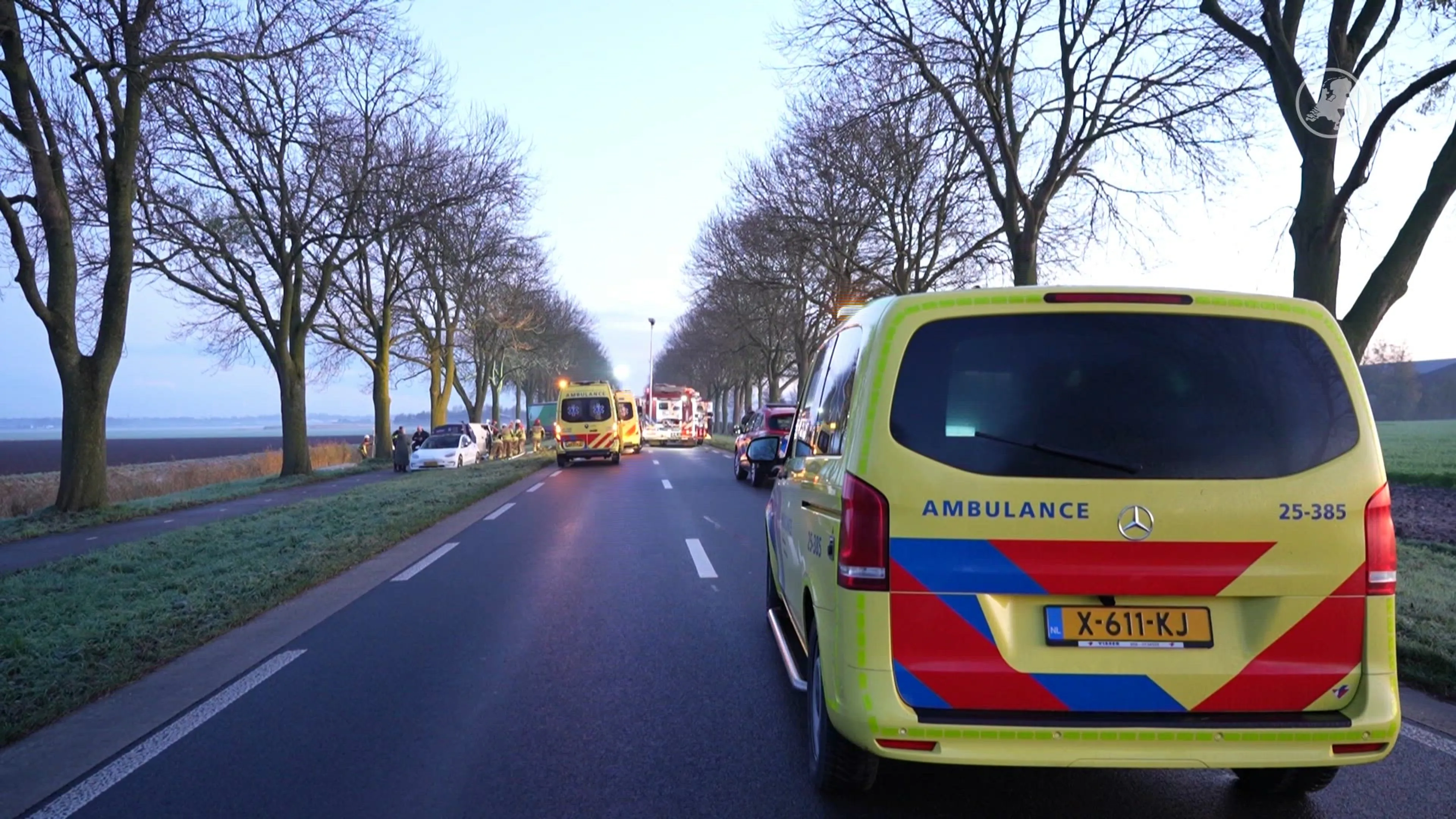 Persoon zwaargewond bij heftig ongeval met vier voertuigen bij Biddinghuizen