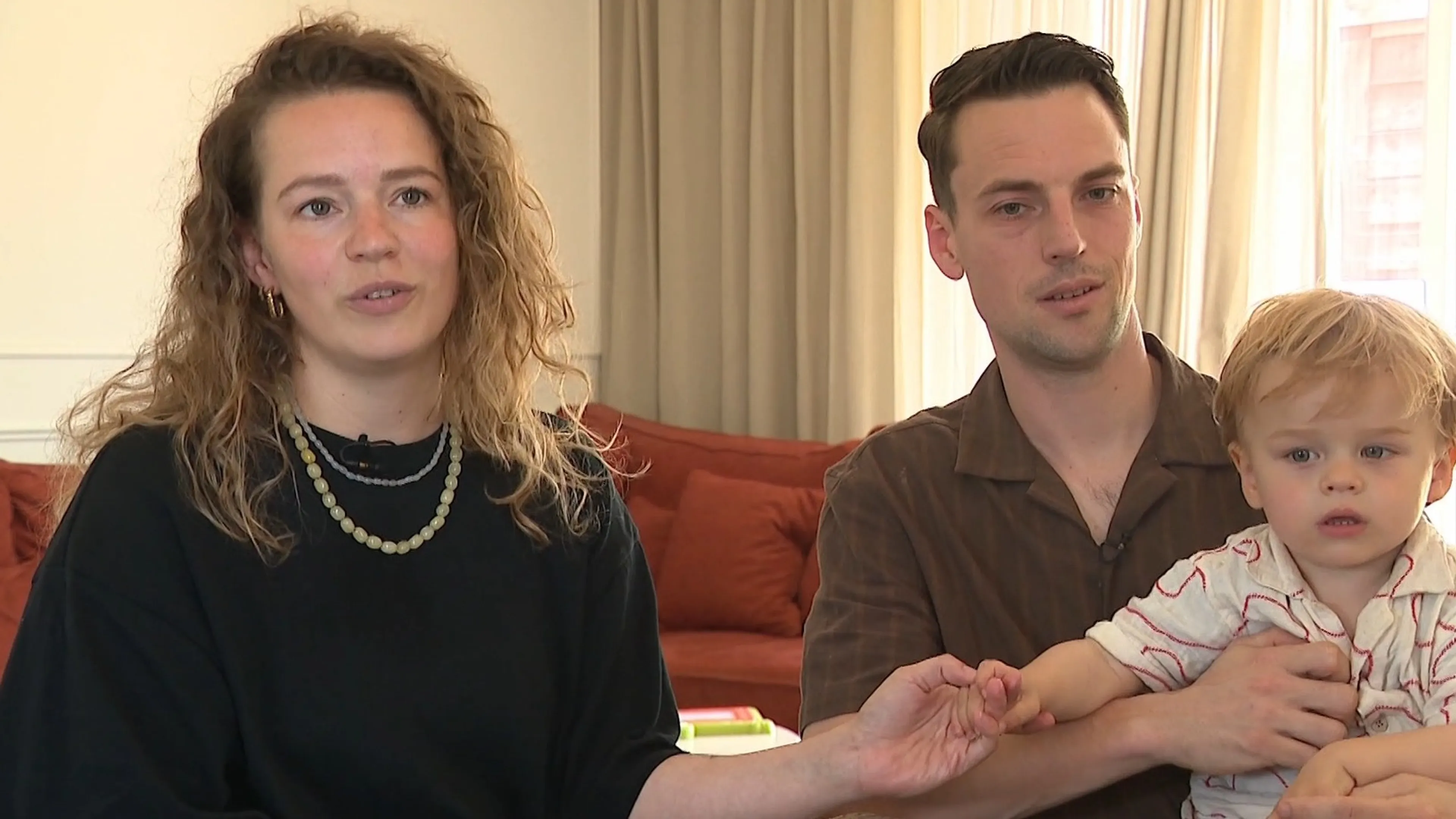 Inge en Jelle emigreren met hun kinderen speciaal voor medicijn naar Duitsland 