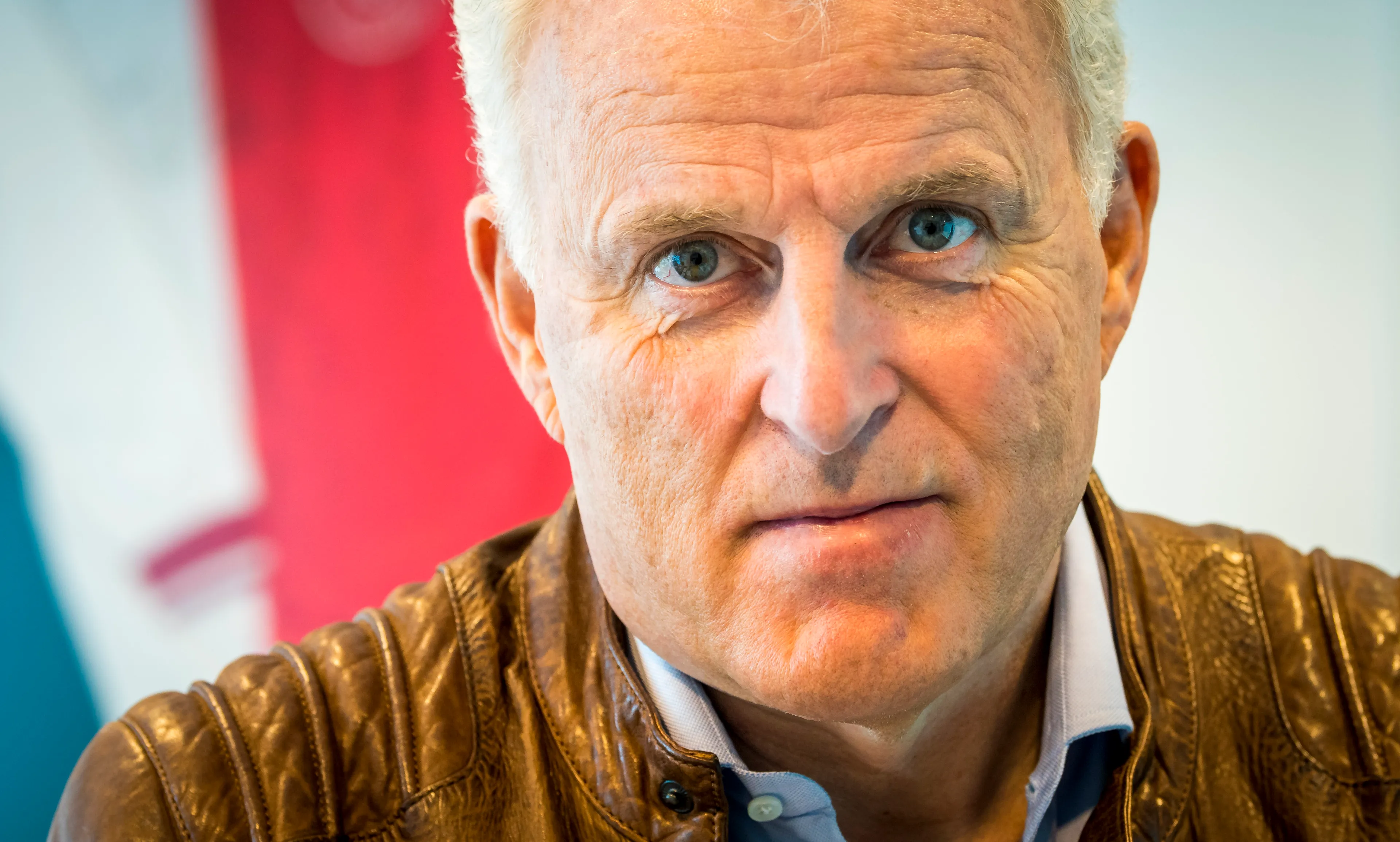 Familie De Mol brengt eerbetoon aan Peter R. de Vries