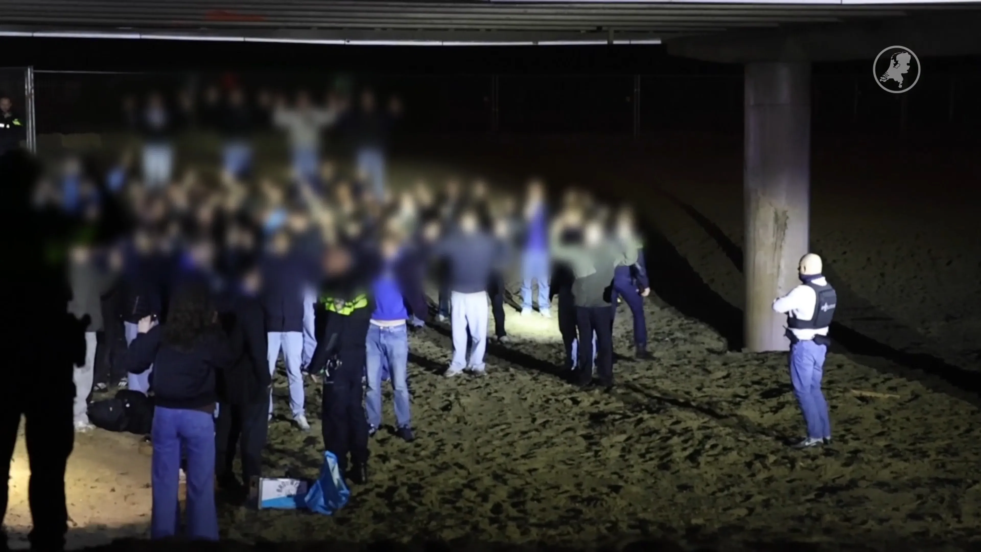 Politie grijpt in bij ontgroening onder Pier Scheveningen