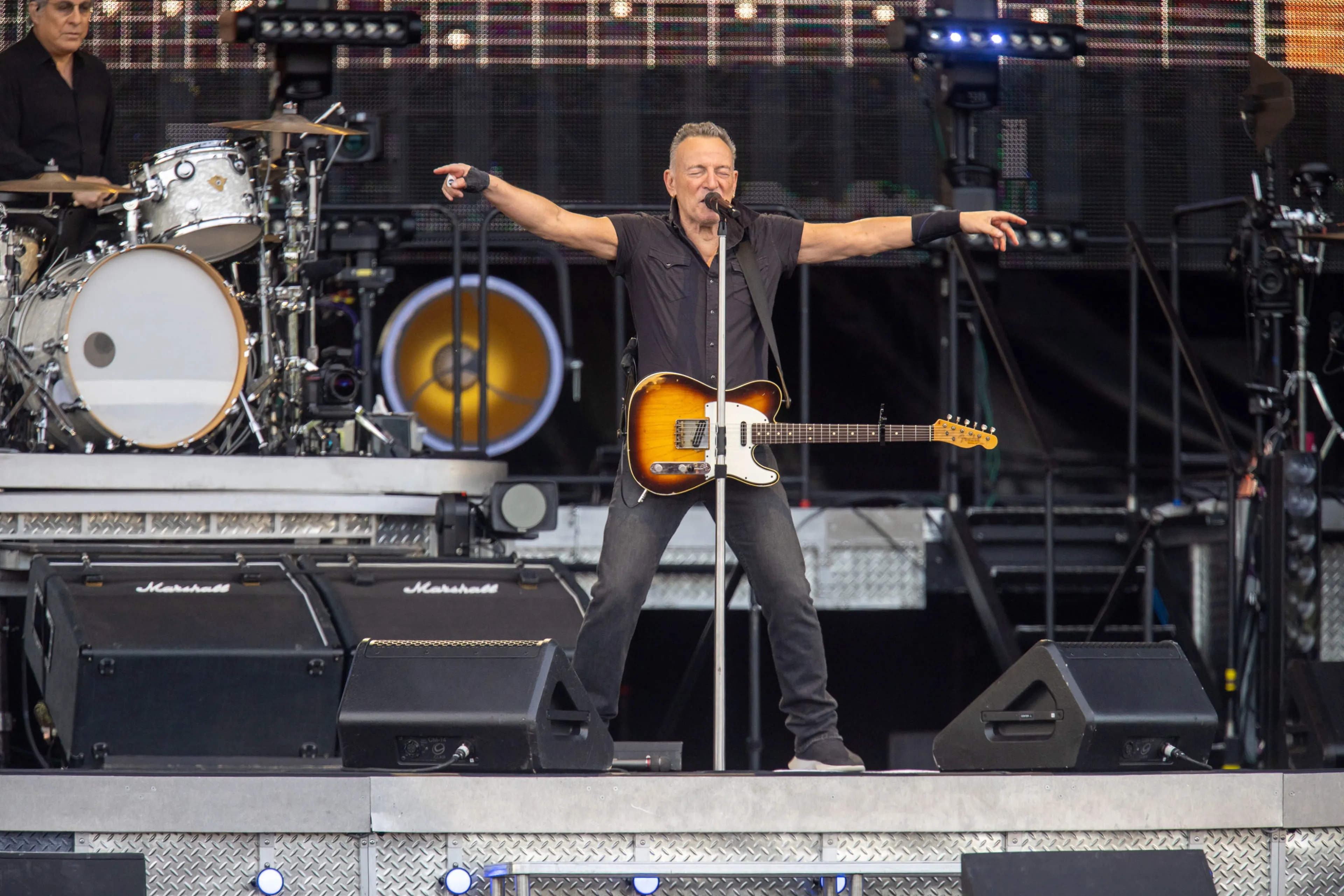 Tientallen fans al sinds ochtend in rij voor concert Springsteen van zondagavond