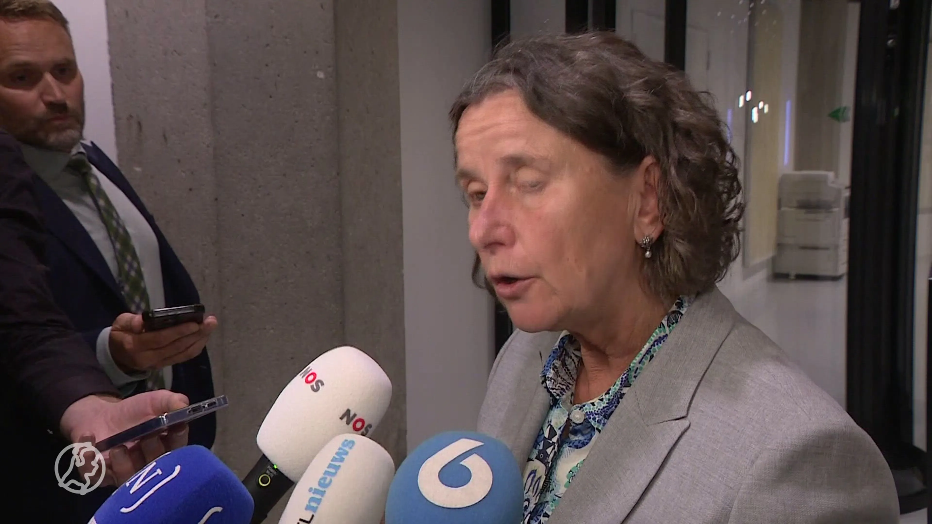 Minister Faber vertelt over asielcrisis