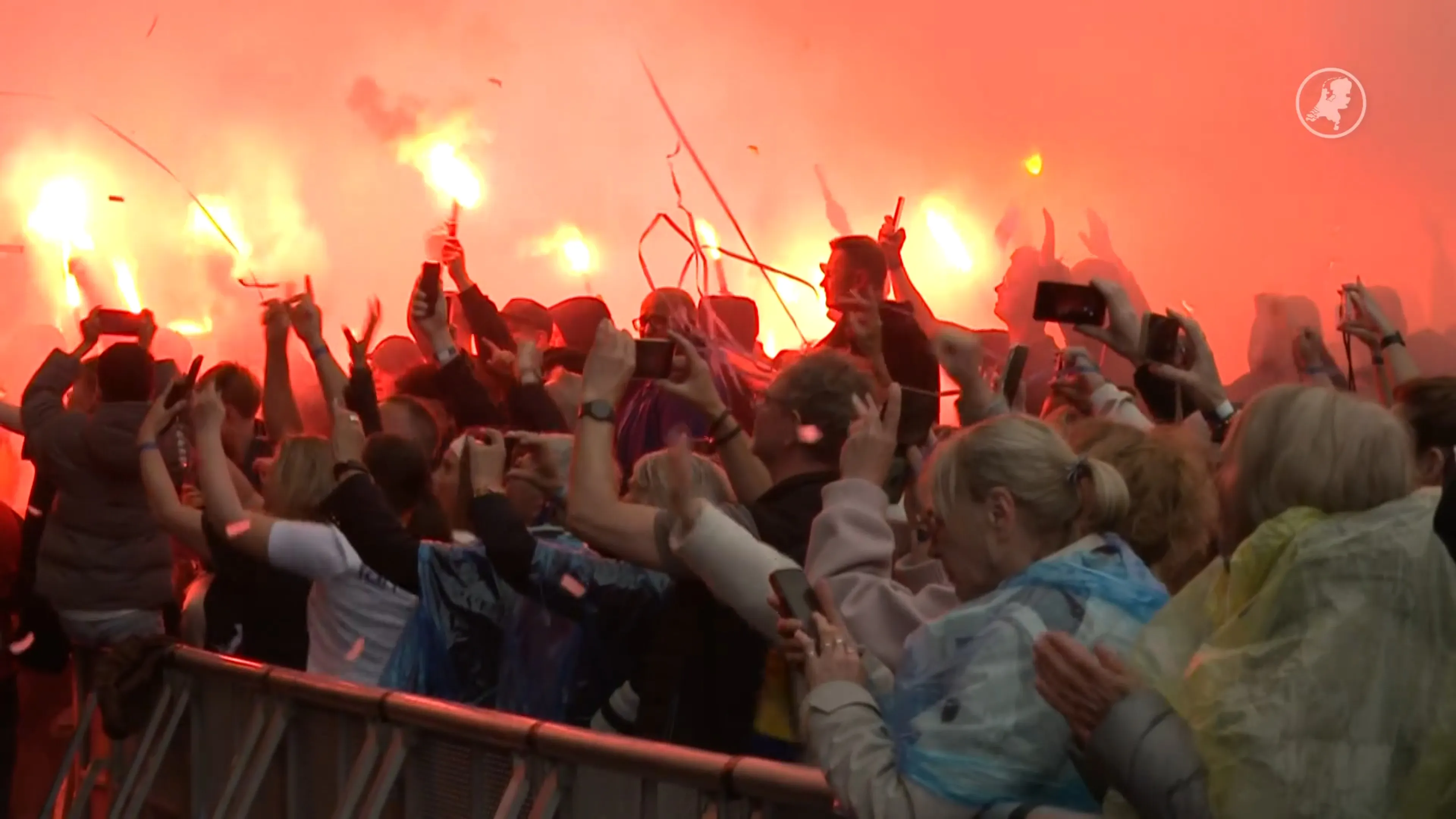 Cambuur groots gehuldigd in Leeuwarden na promotie naar Eredivisie