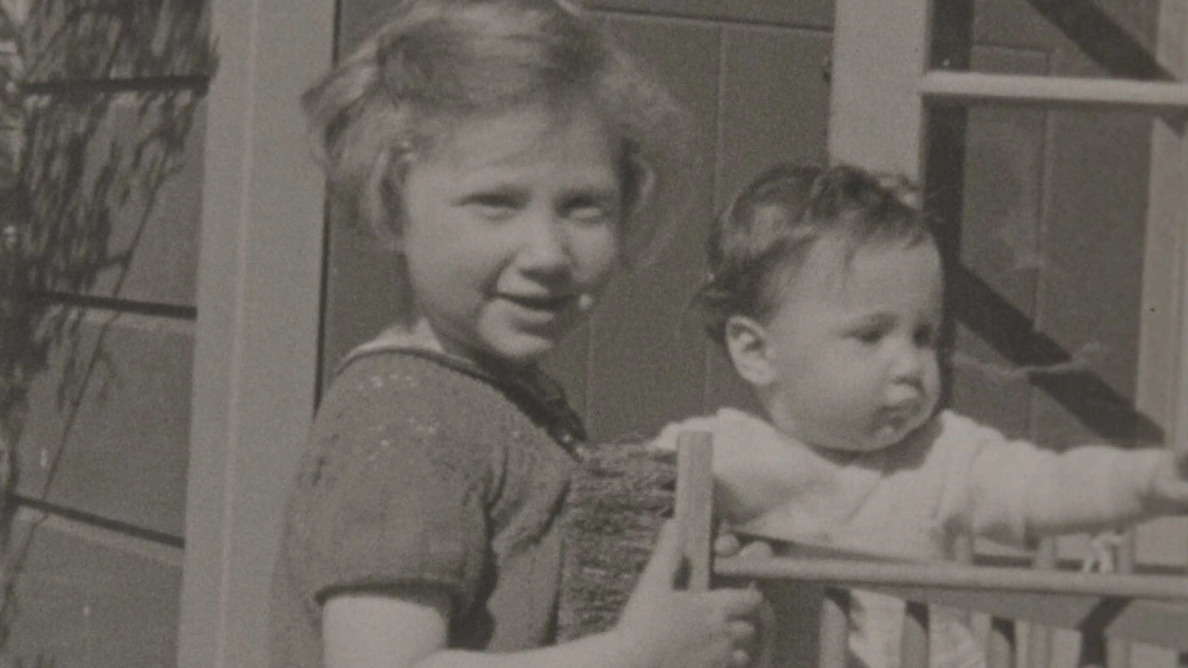 Na 80 jaar duiken beelden op van in Auschwitz vermoorde Joodse zusjes