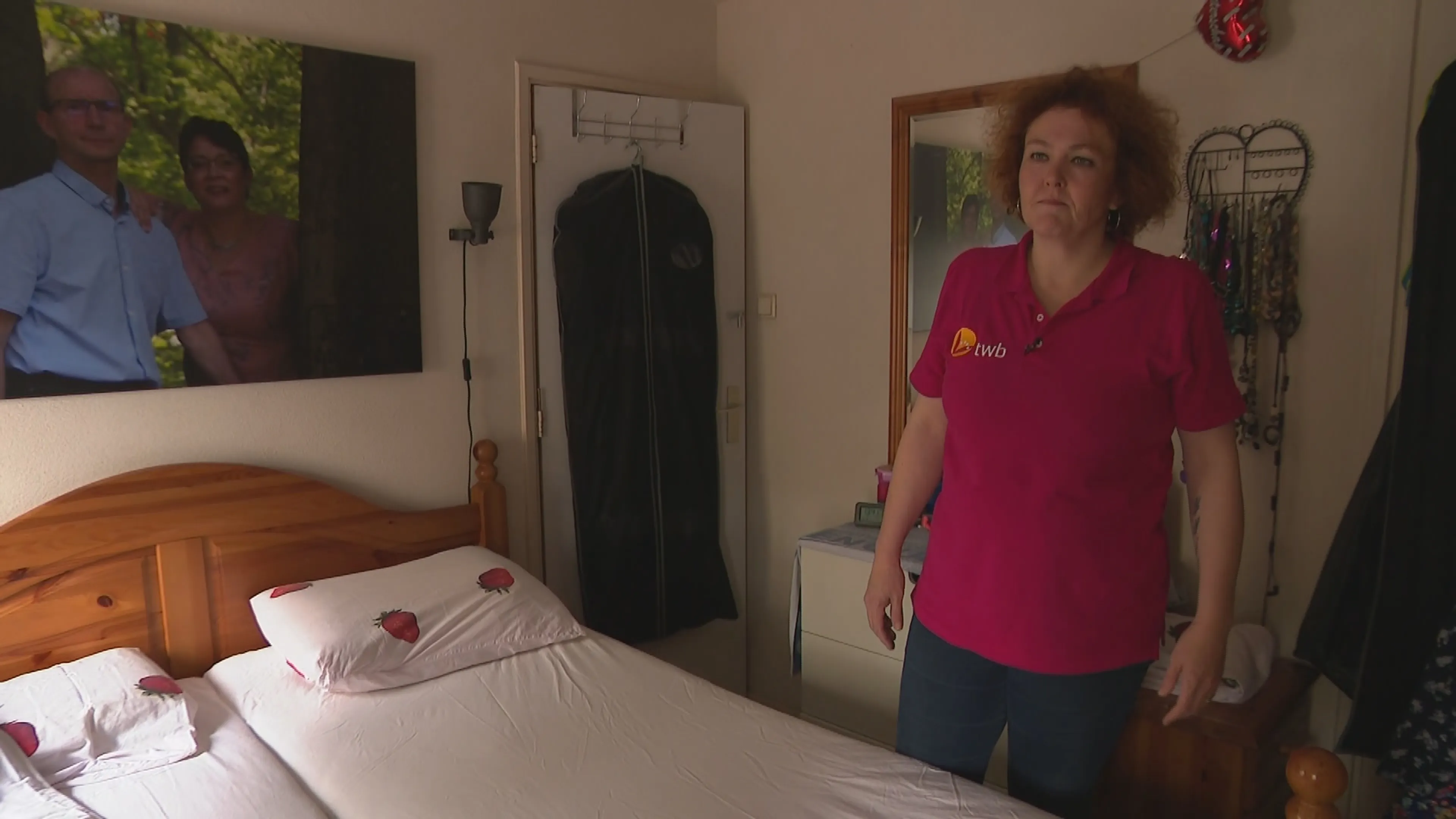 Minder mensen in bijstand, meer handjes in de zorg: is dit het antwoord op zorgtekort?